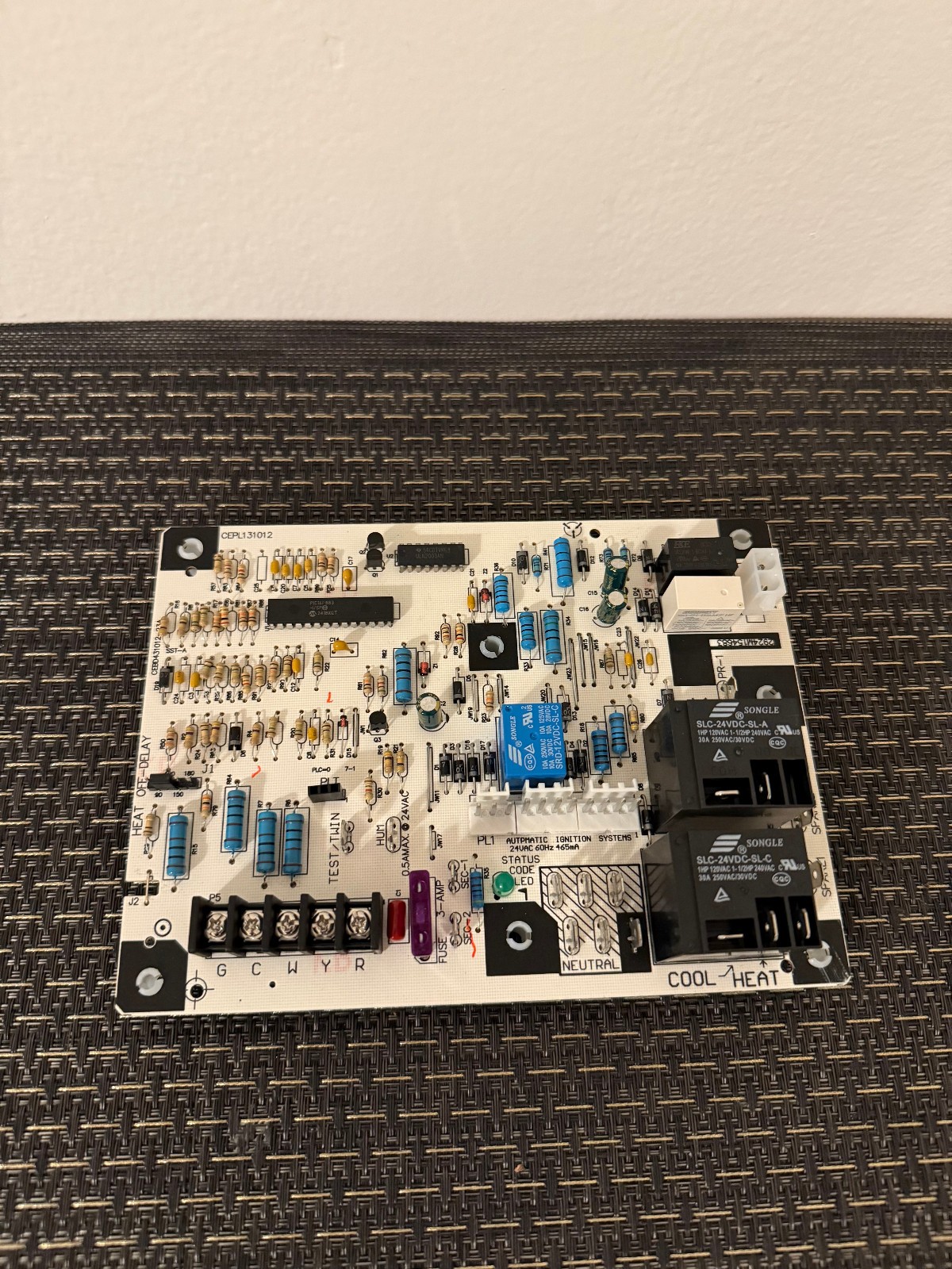 OEM Carrier Bryant Payne Furnace Control Board CEPL131012 HK42FZ061 NEW OPEN BOX