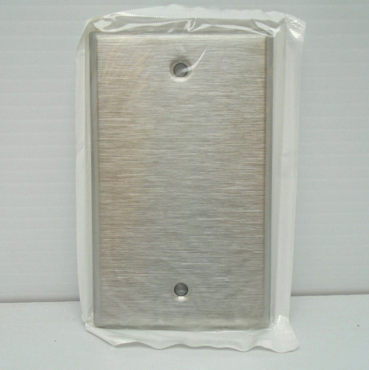 Lot of 10 Leviton Blank Wallplate Satin Finish #122KZ 84014