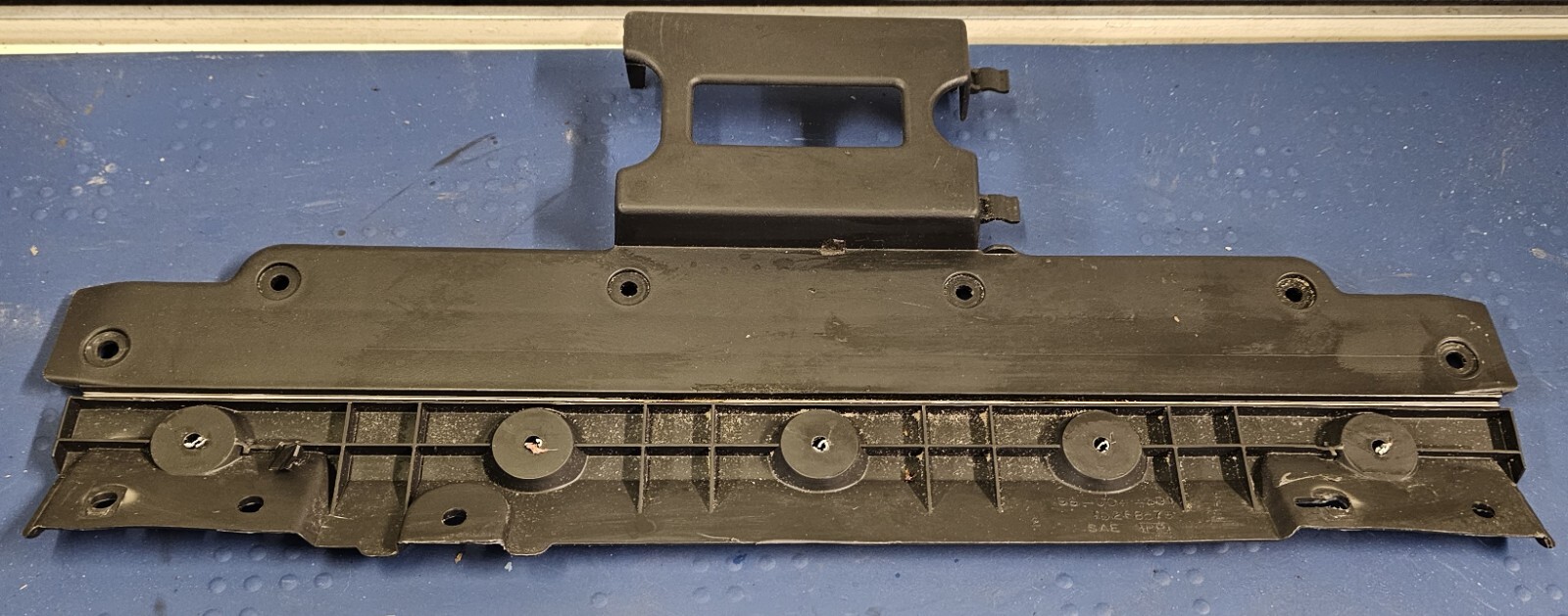 05-09 Montana Uplander Venture Glove Box Storage Compartment Hinge Assembly OEM