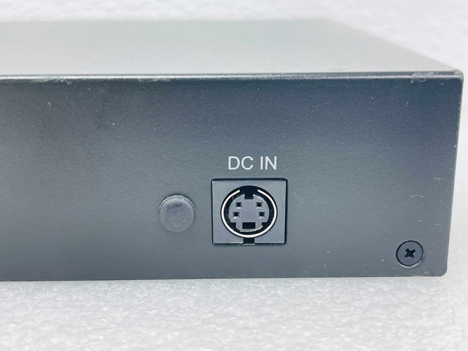 USED - Buffalo BS-GU2008P 8- Port Gigabit Switch (Unit Only) / Free Shipping