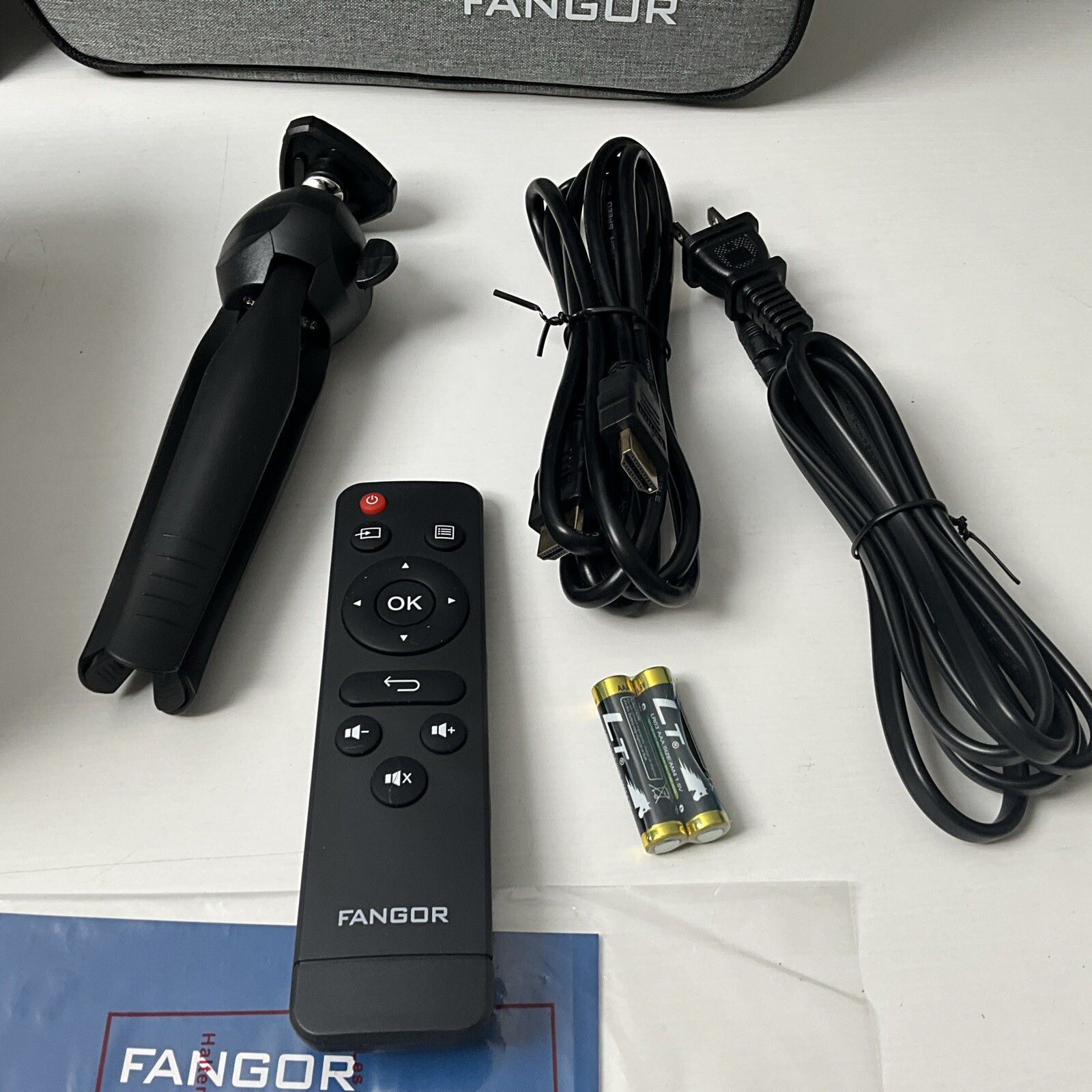 FANGOR 1080P HD Projector, WiFi Bluetooth Projector bundle - F506Pro