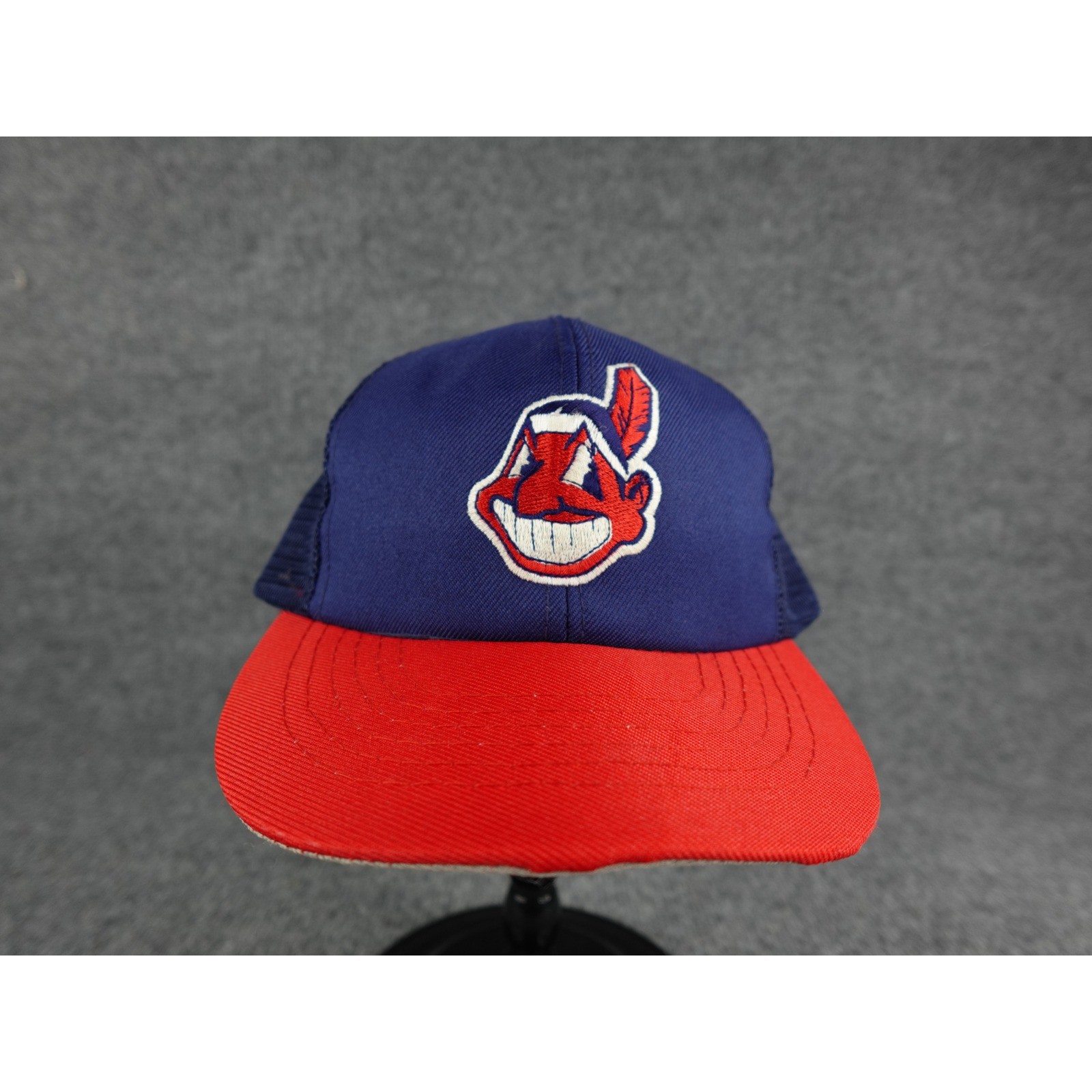 Vintage Cleveland Indians Mesh Trucker Hat Baseball Cap Snapback