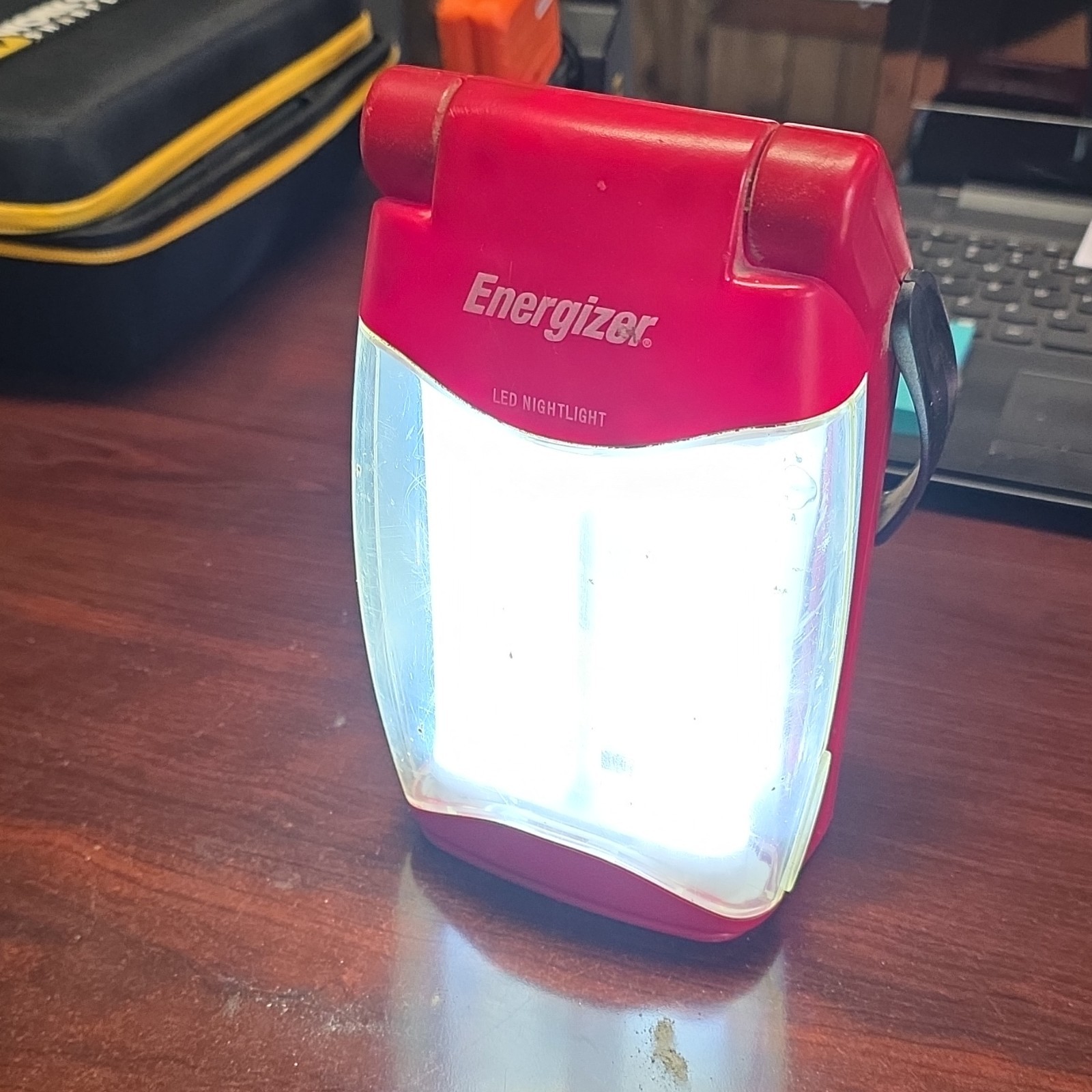 Energizer LED Night Light Battery Powered Cordless Portable, Red