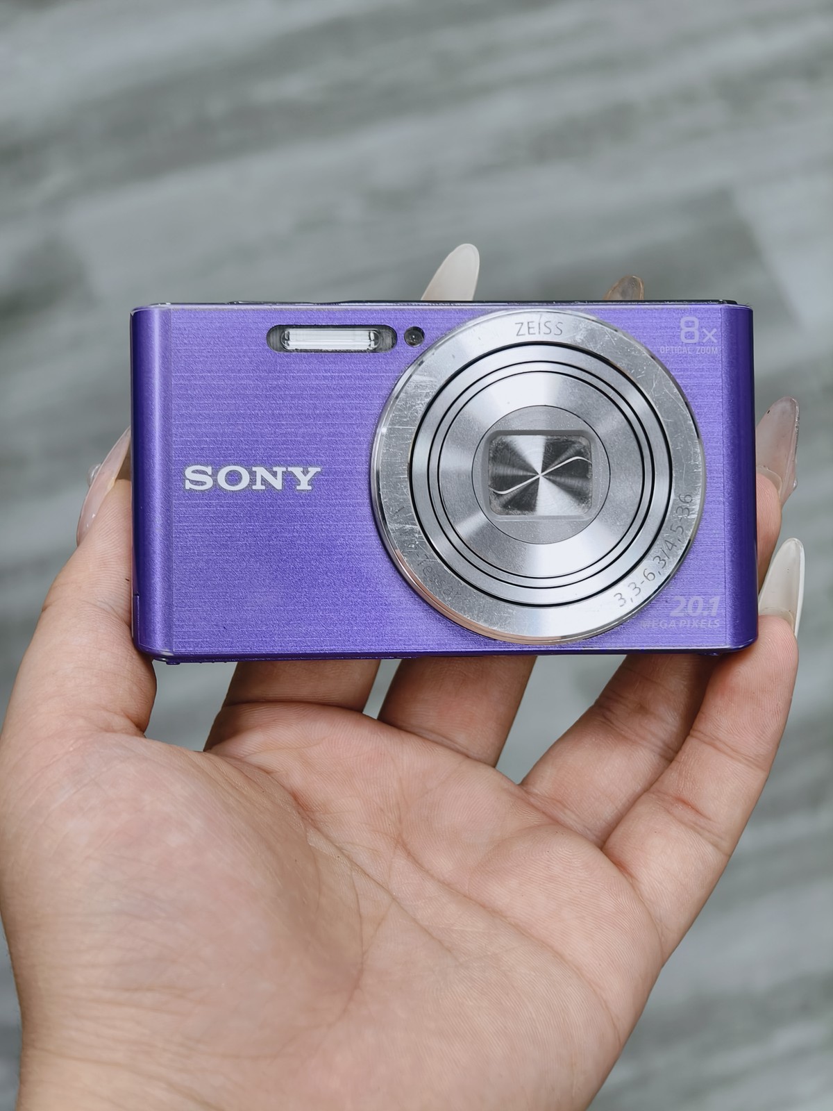 Sony Cyber-Shot DSC-W830 20.1MP 8x Optical Zoom Digital Camera English Language