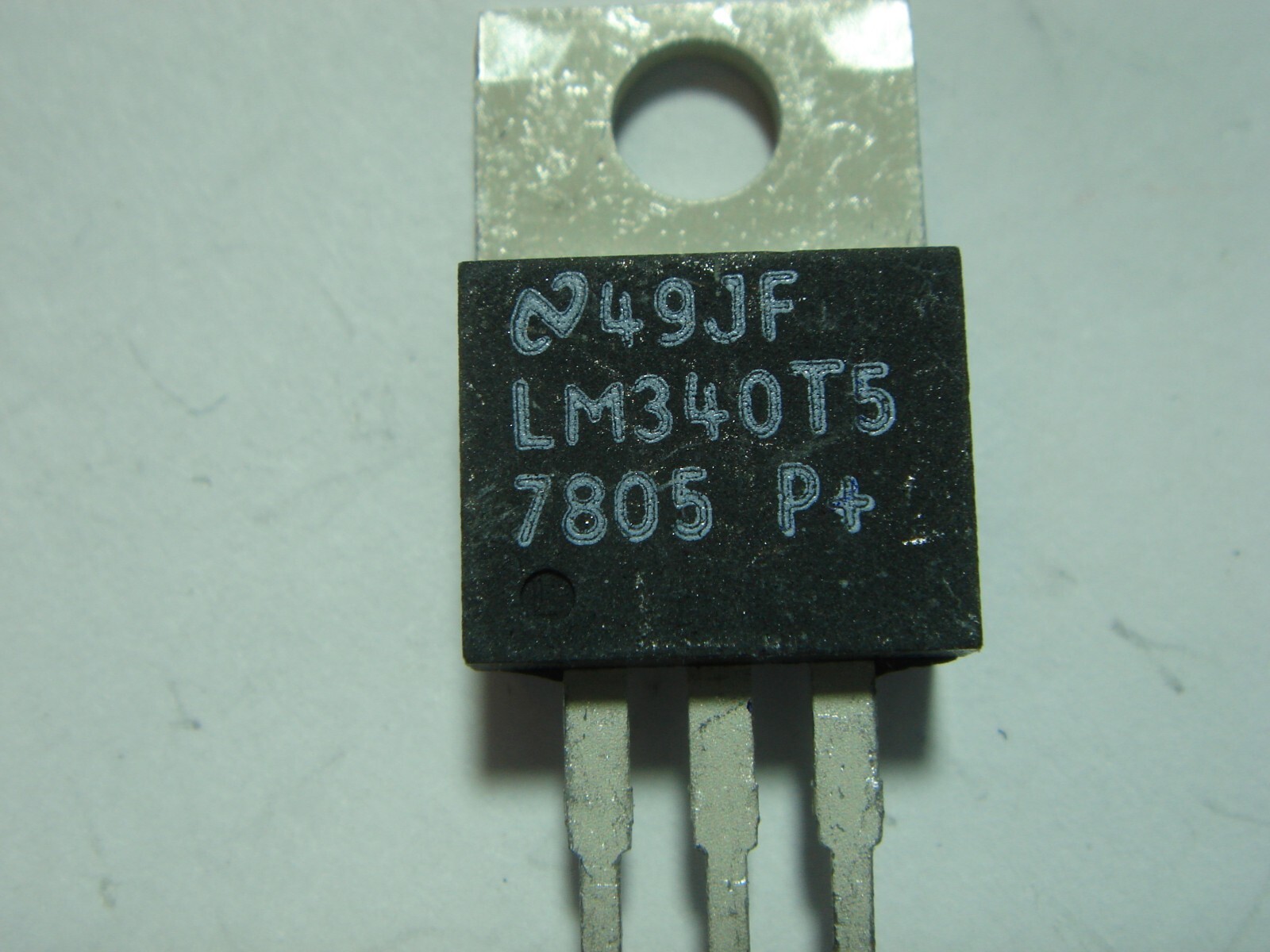 LM340T5 Voltage Regulator +5V TO220 #21-11F2
