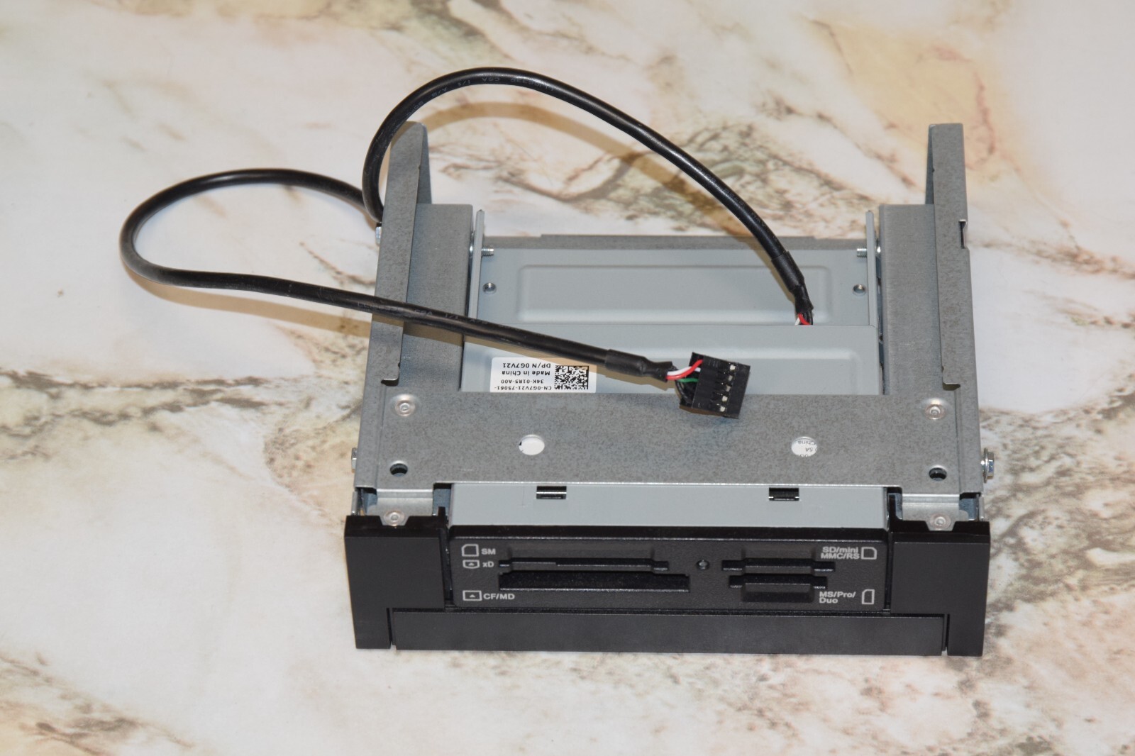 Dell Media Card Reader G7V21 FXYPG Mounted in NR95F 5.25" Drive Bay Adapter
