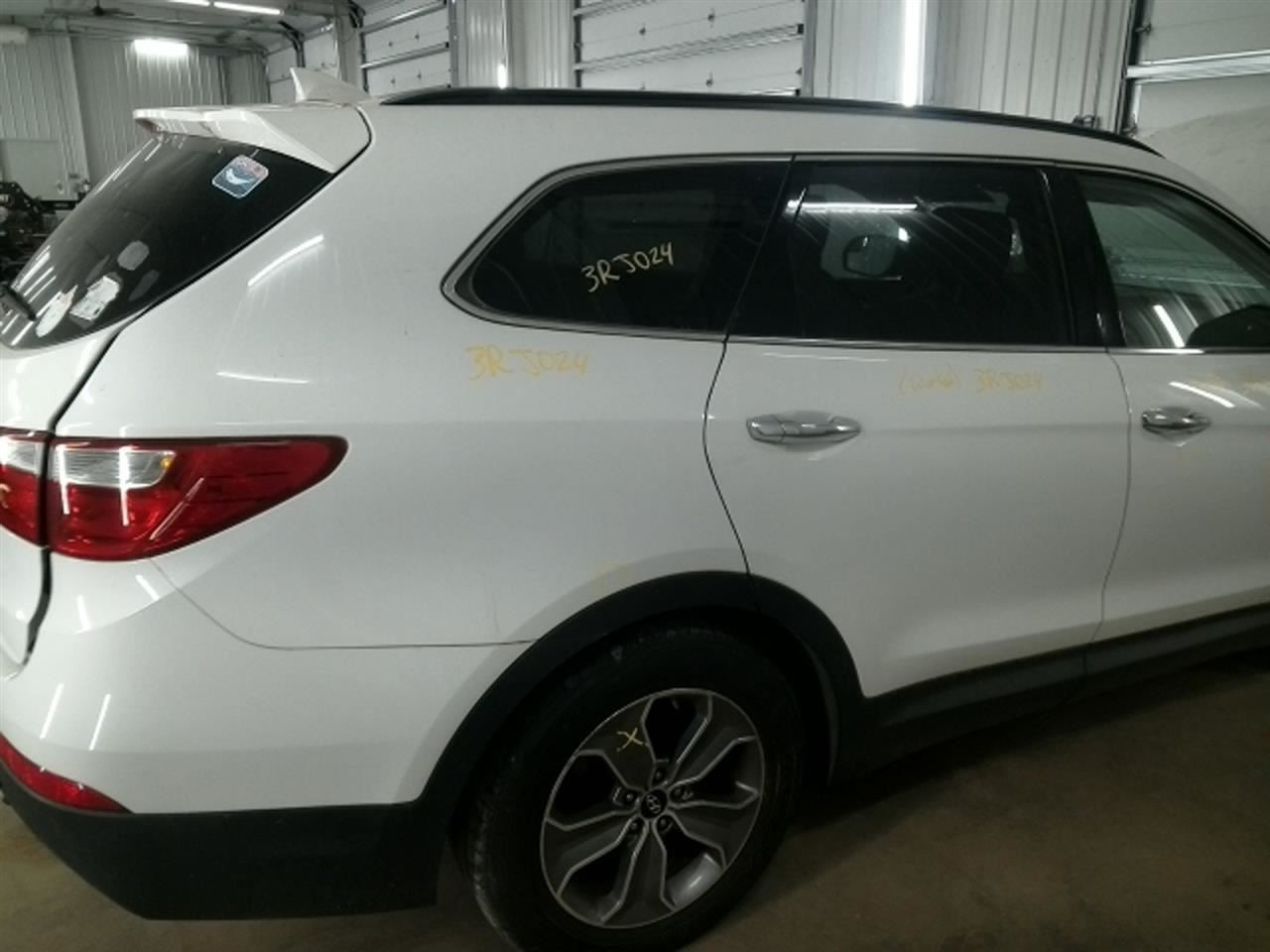 Driver Left Front Spindle/Knuckle LWB Fits 15-19 SANTA FE 104900938