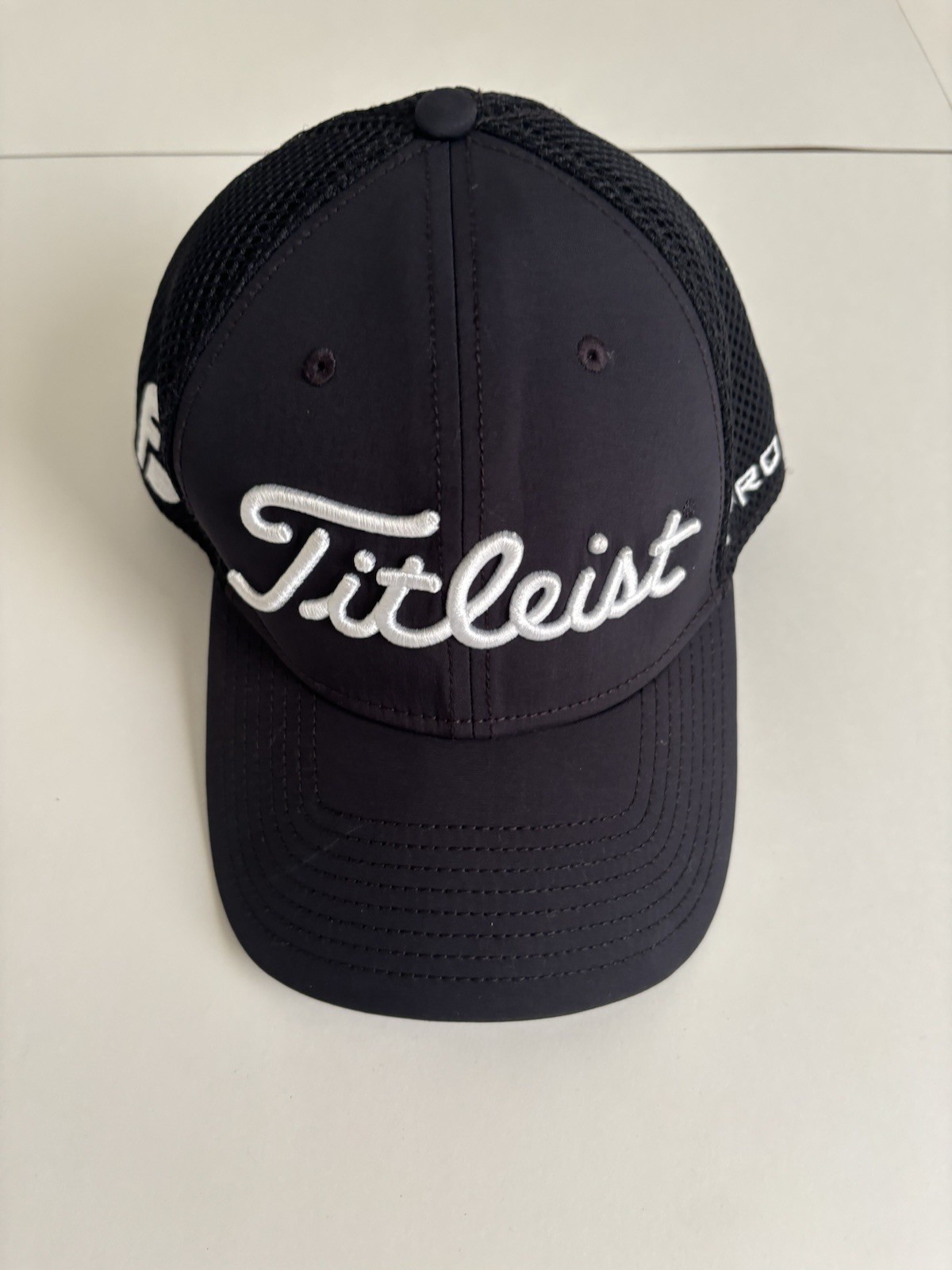 New Era Mens Black Small Medium Titleist ProV1 Mesh Golf Hat