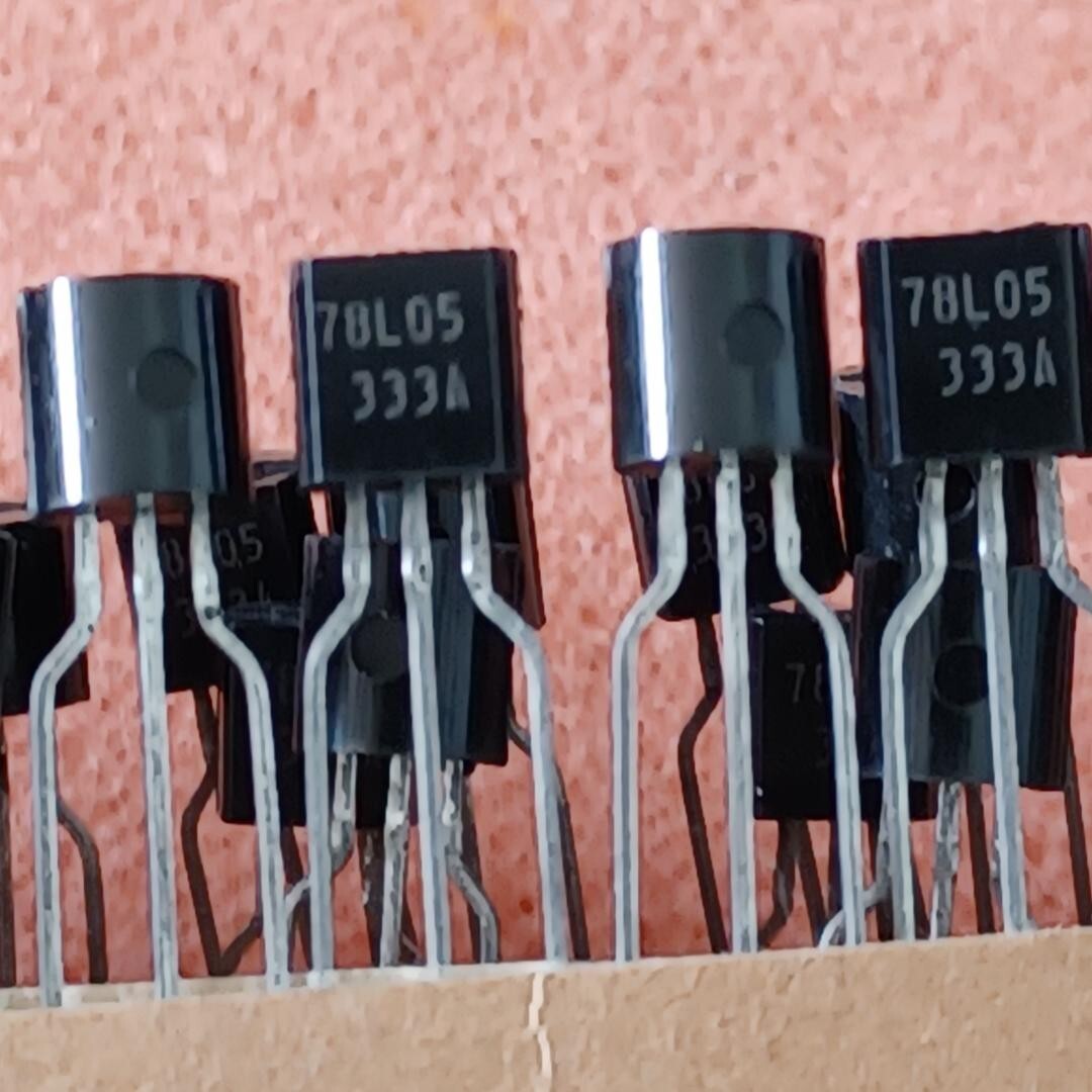 10 PCS NEC UPC79L05J  NEGATIVE VOLTAGE REGULATOR -5V TO-92