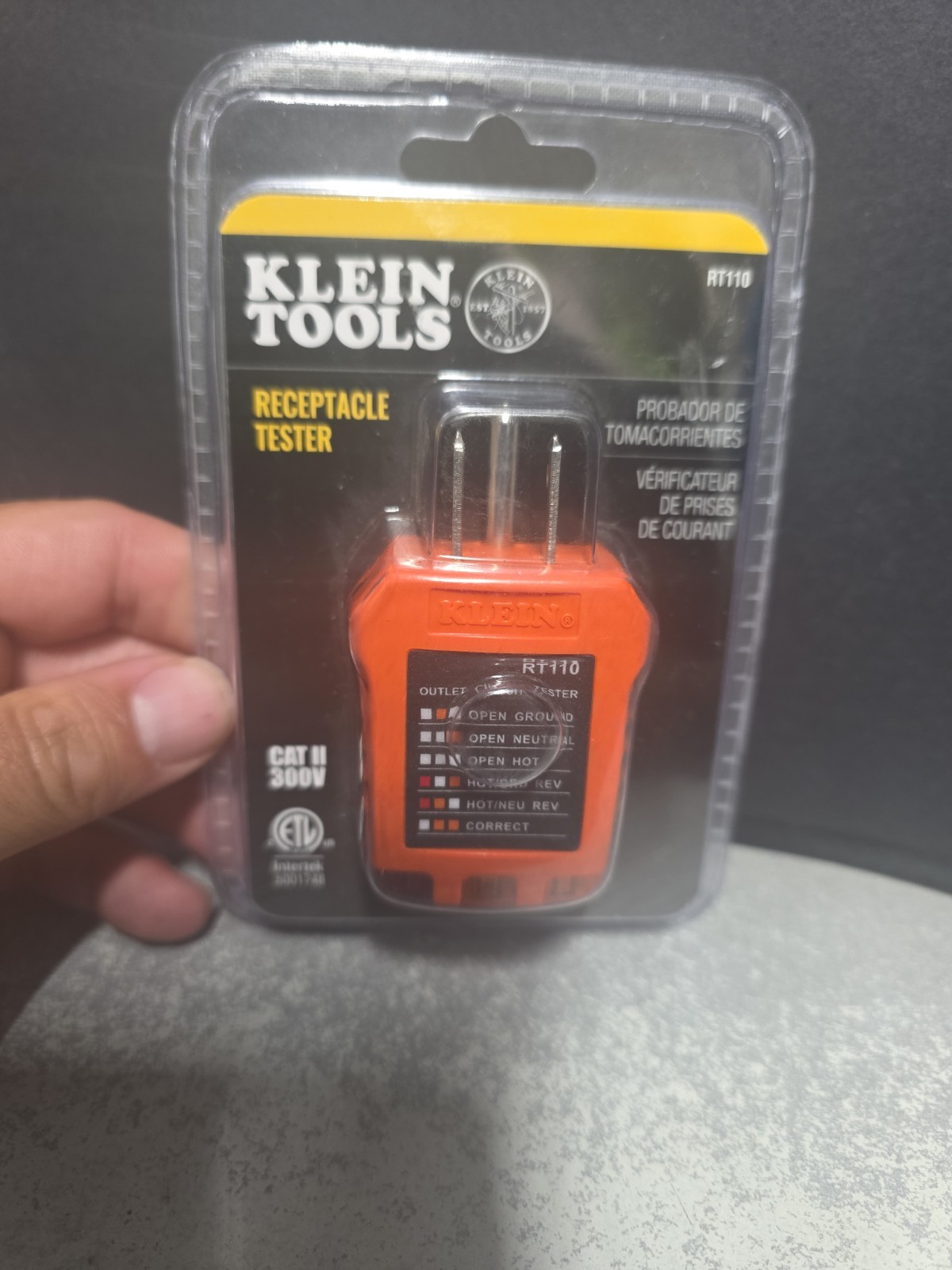 Klein Tools RT110 Outlet Tester, AC Electrical Receptacle Tester for North Ameri
