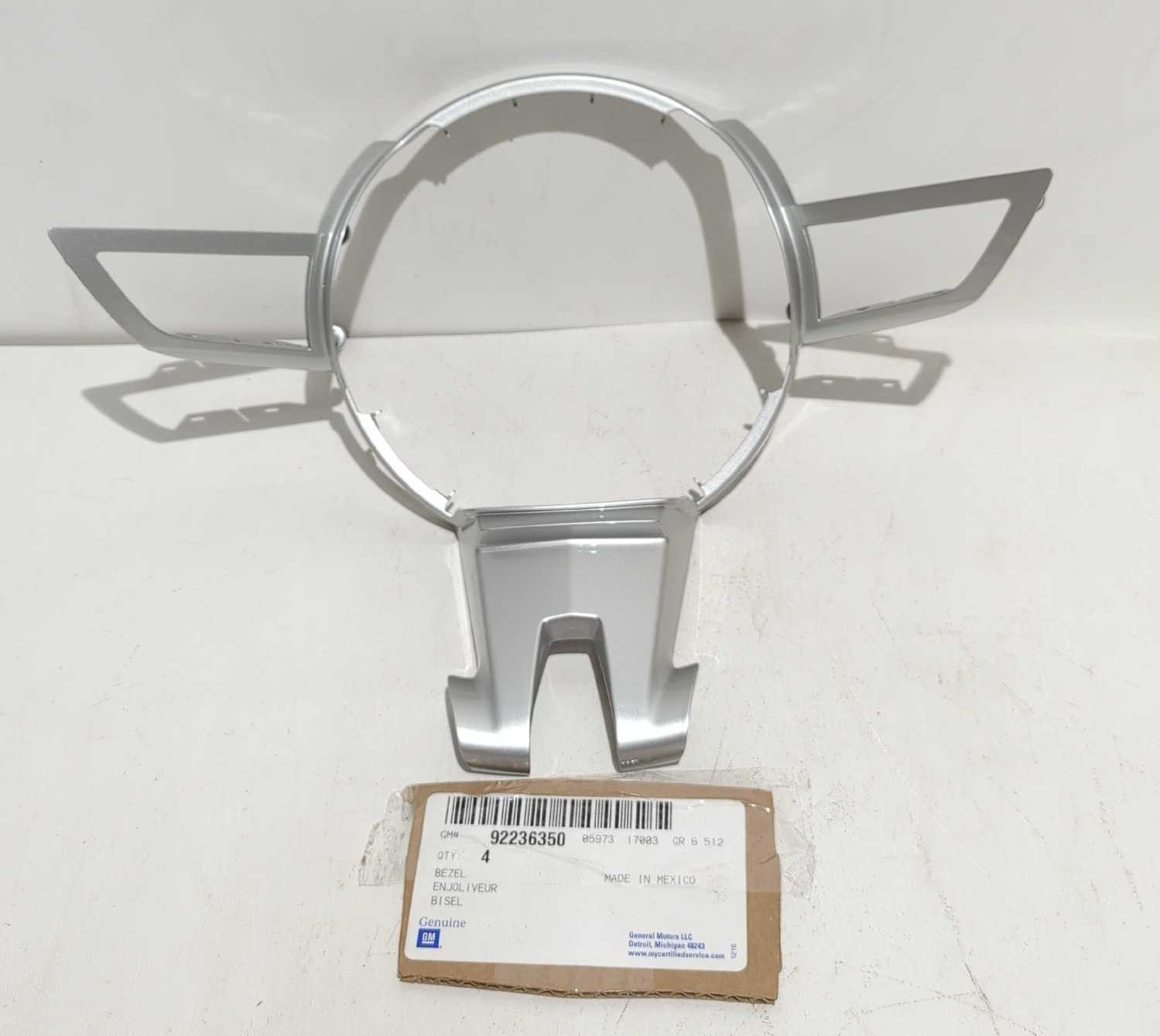 New OEM genuine GM Steering Wheel Center Trim Silver 2010-2011 Camaro 92236350