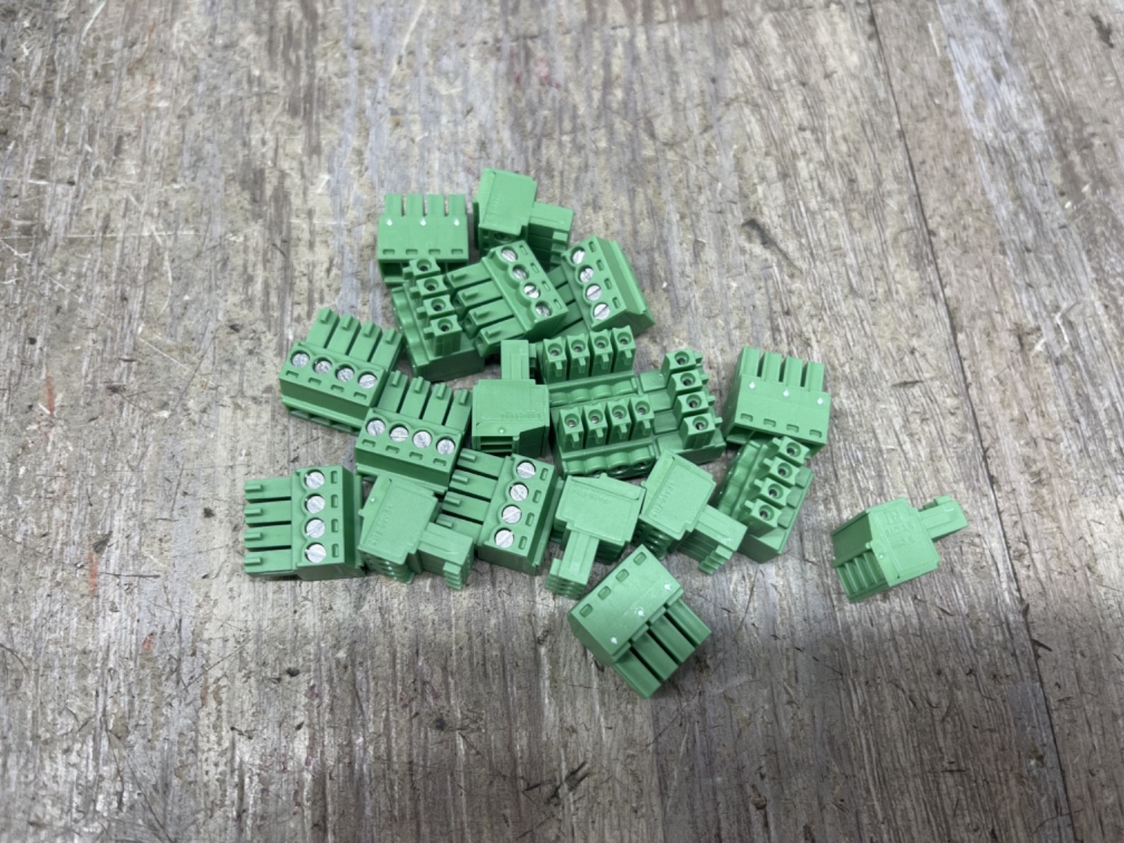 lot of 20 PHOENIX CONTACT 1840382 Phoenix Contact MC 1,5/ 4-ST-3,5 new