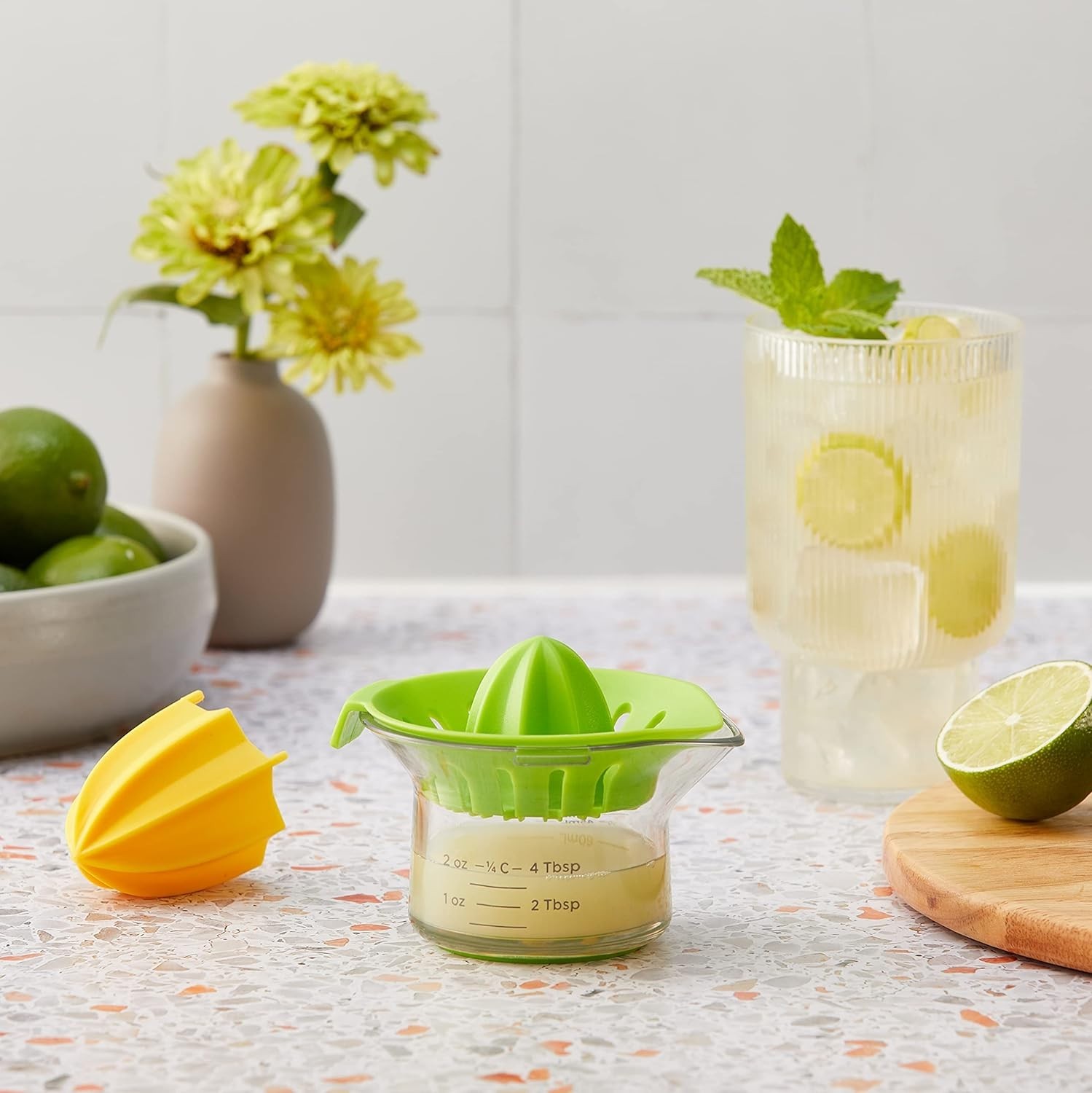 Compact Mini Juicer Kit for Lemons & Limes - Pulp-Free Fresh Juice Experience