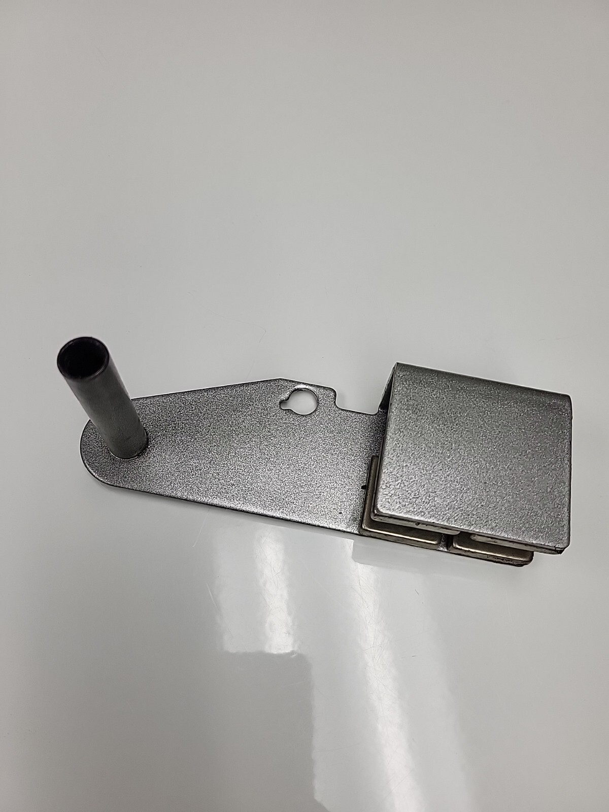 Freemotion S7.8 Freestrider Elliptical Magnetic Bracket (50)