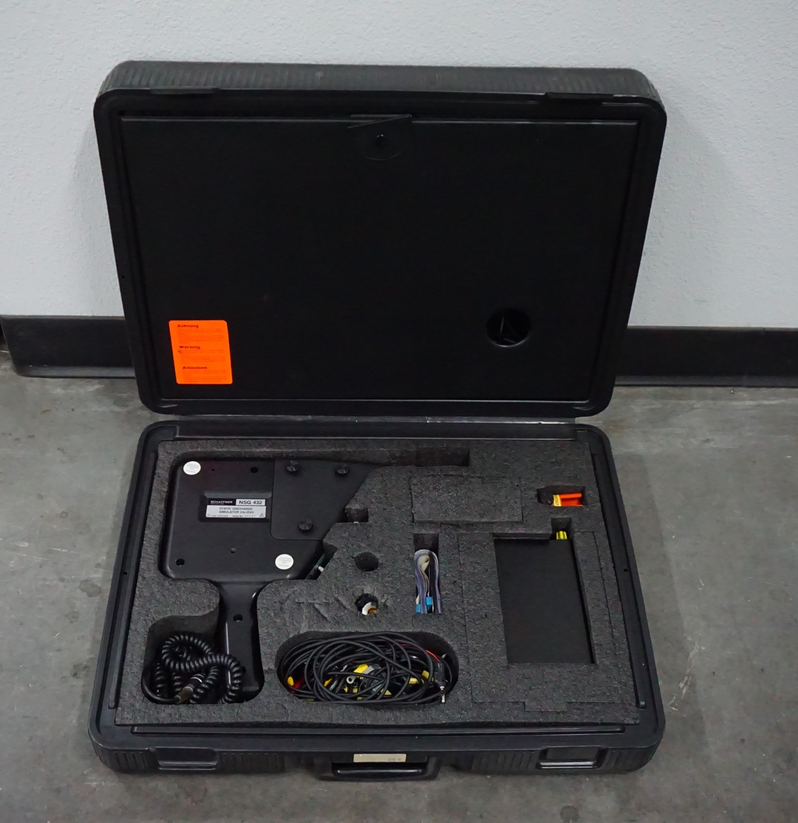 Schaffner NSG 432 Static Discharge Simulator ESD Gun EMC Test Kit in Case