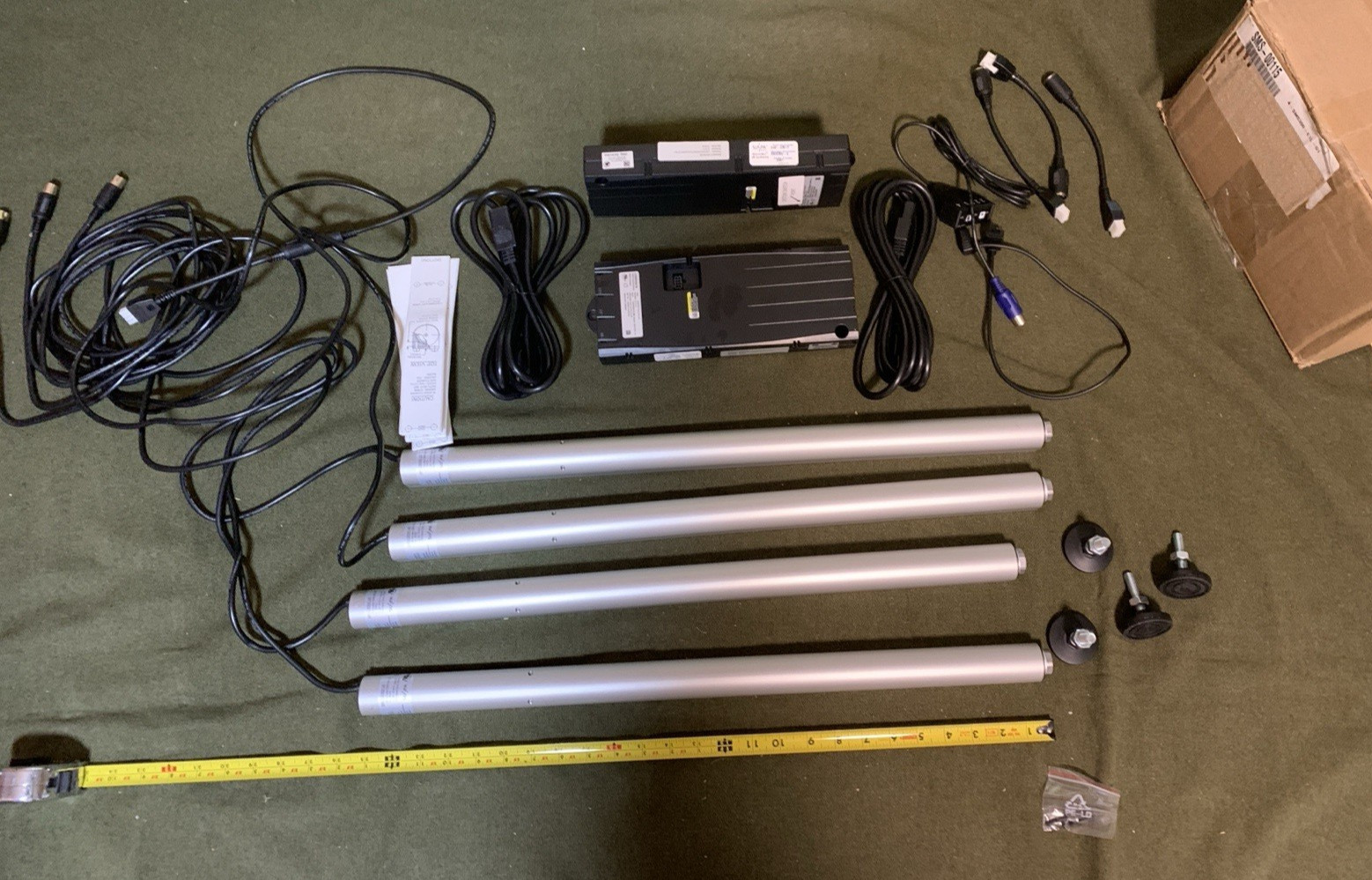 rising unit electric motorized kit 4 legs 1 switch 2 controller for robotics ?