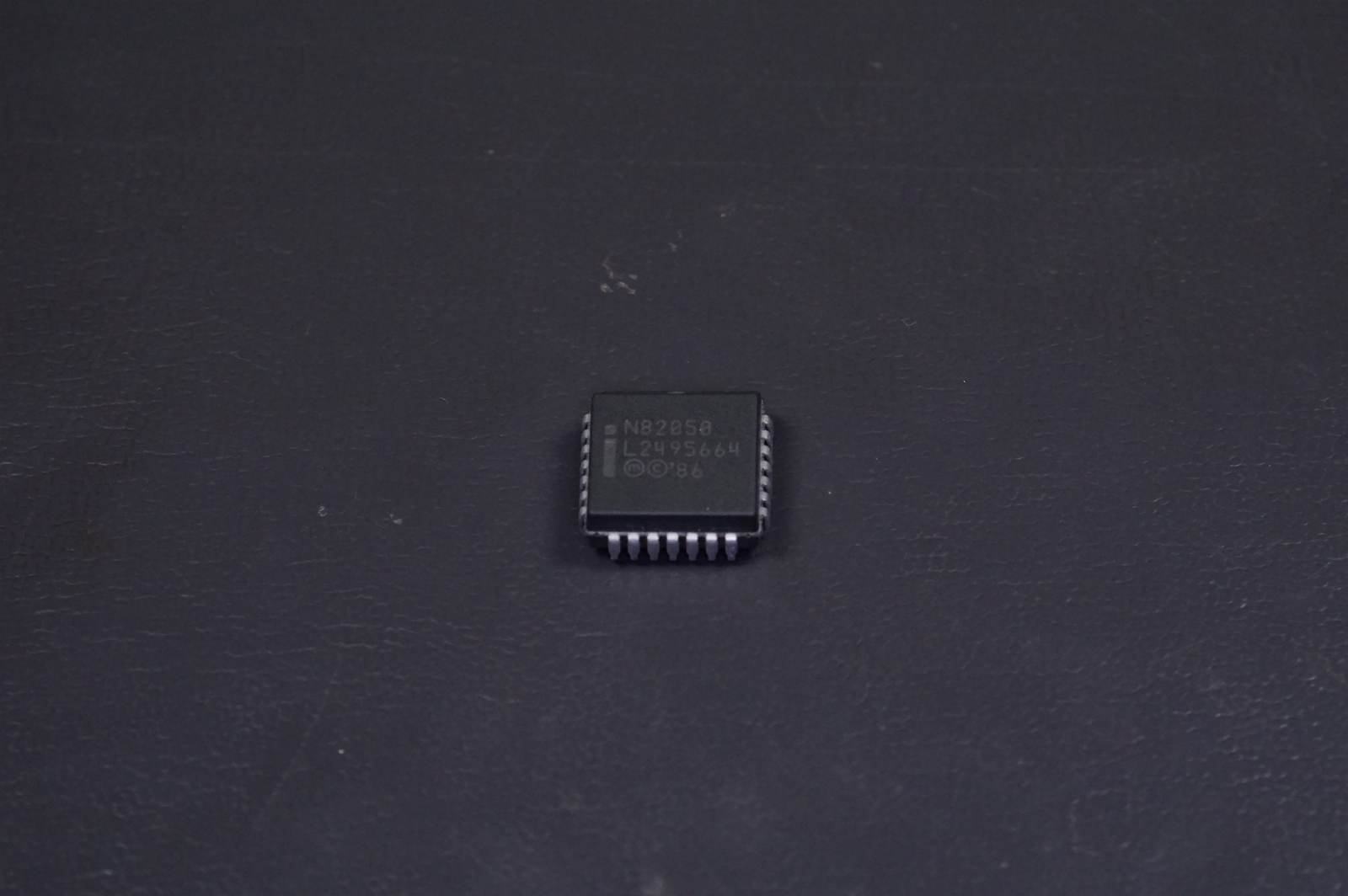 N82050 Intel Asynchronous Communications Controller 1 Channel SMT 28-PLCC NOS