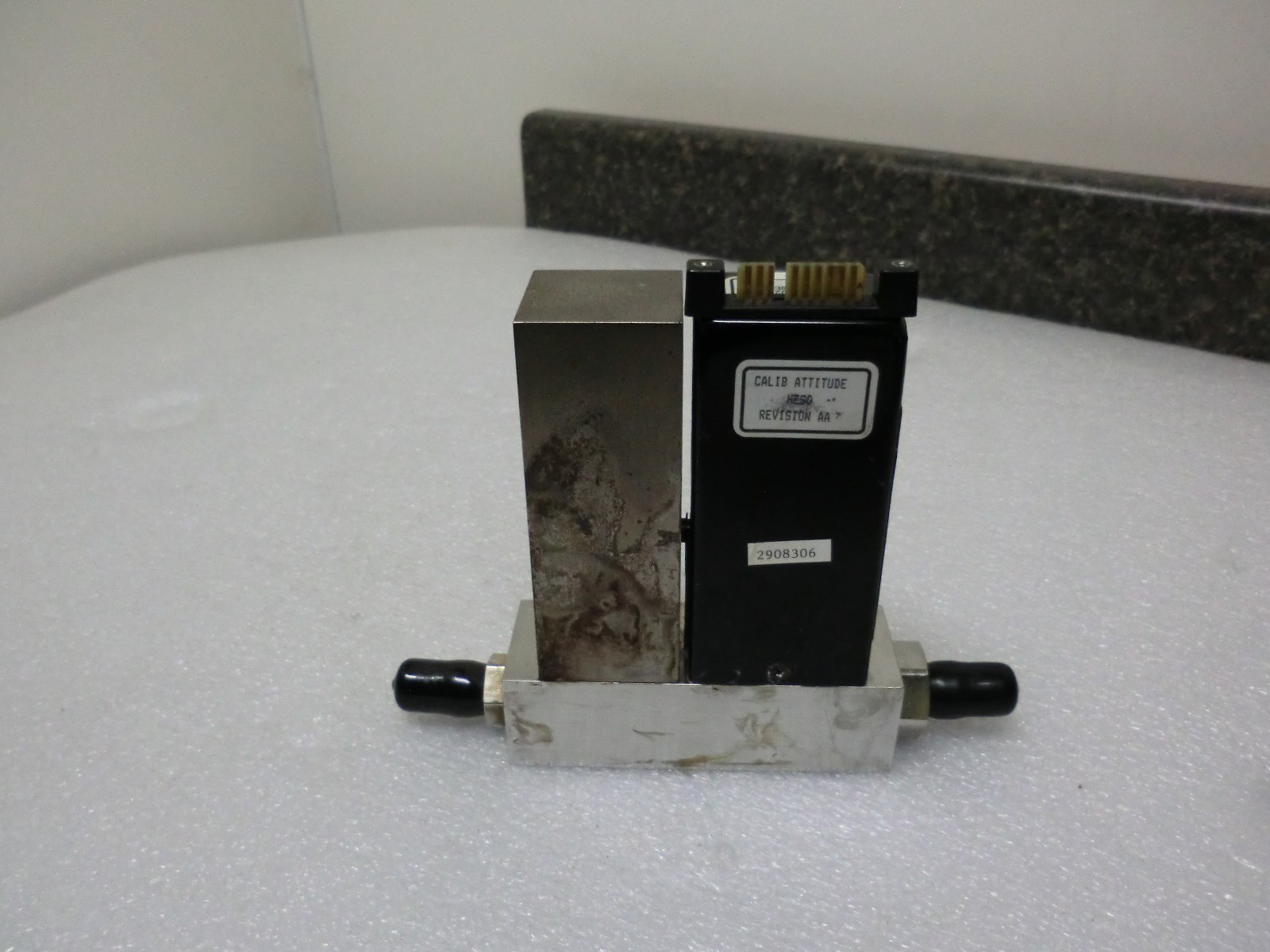 Unit Instruments Mass Flow Controller UFC-2020A