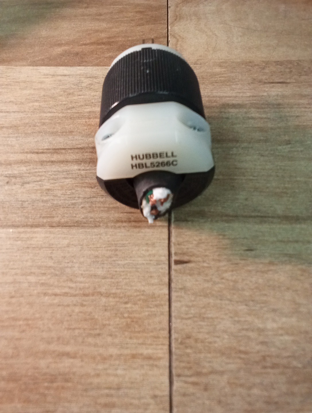 Hubbell HBL5266C Plug 15A 125V
