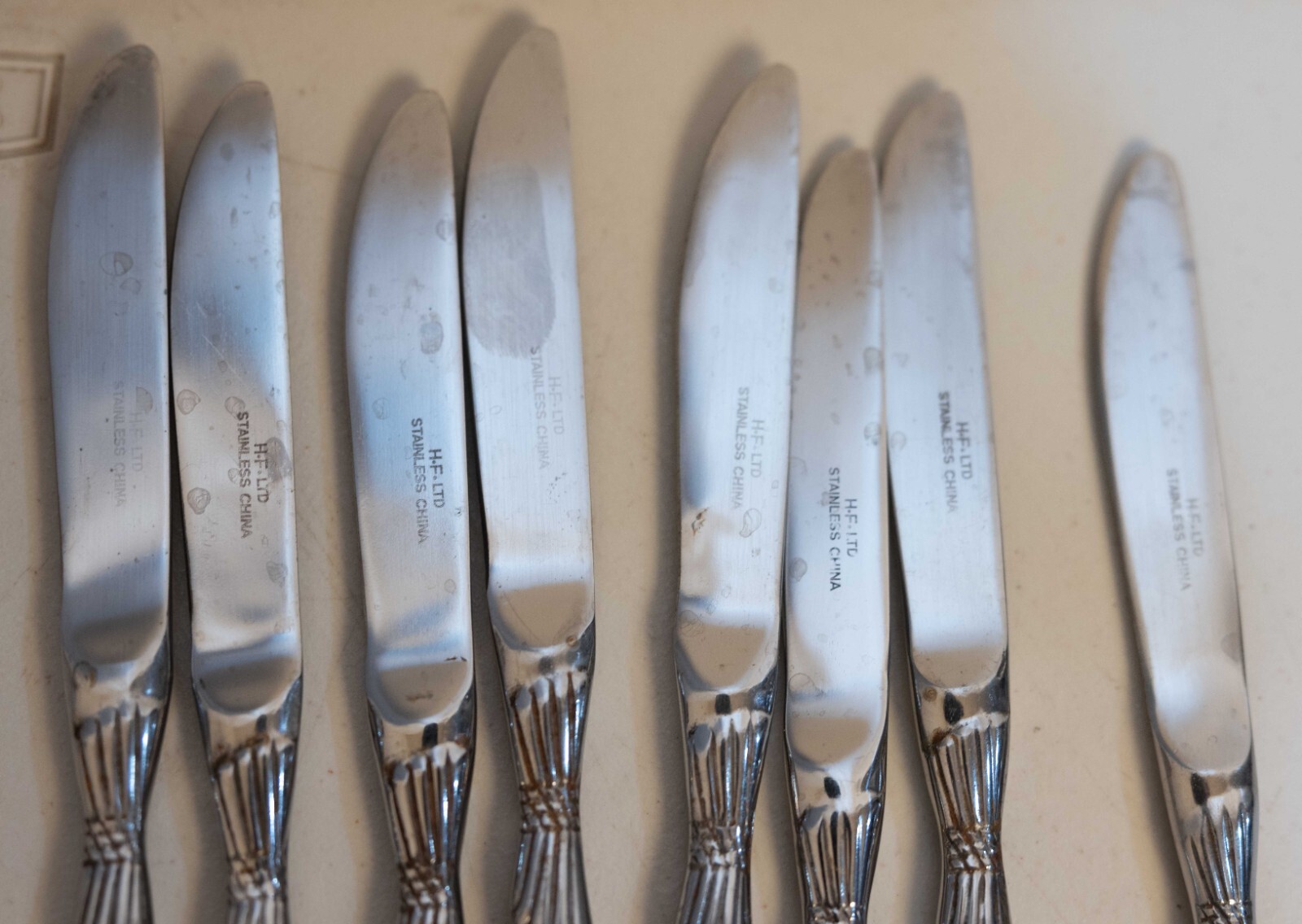 40 Hampton Silversmith Bow Stainless Flatware Silverware Forks Spoons Knives