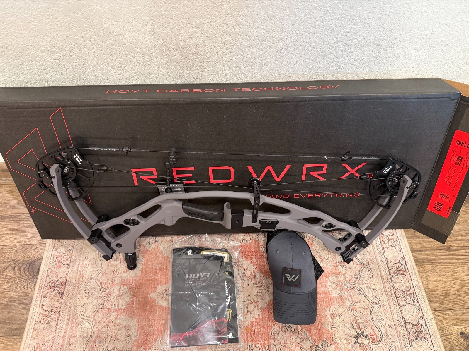 Hoyt RX-9  60 - 70lbs/25" to 30" Tombstone standard