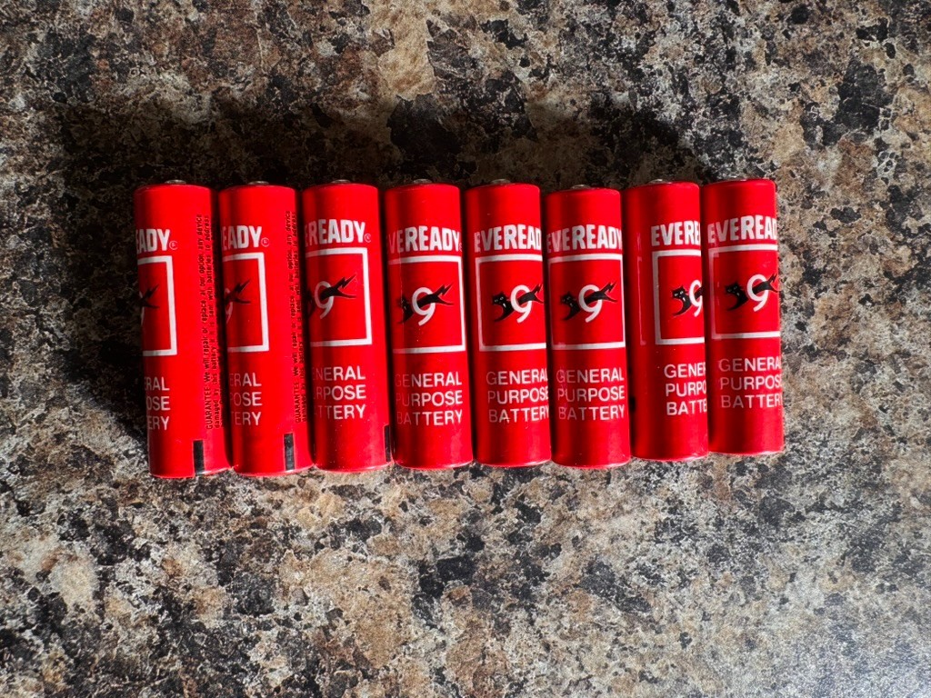 Vintage Eveready Red Label Black Cat 9 Lives AA Batteries 1015 (Dead) Individual