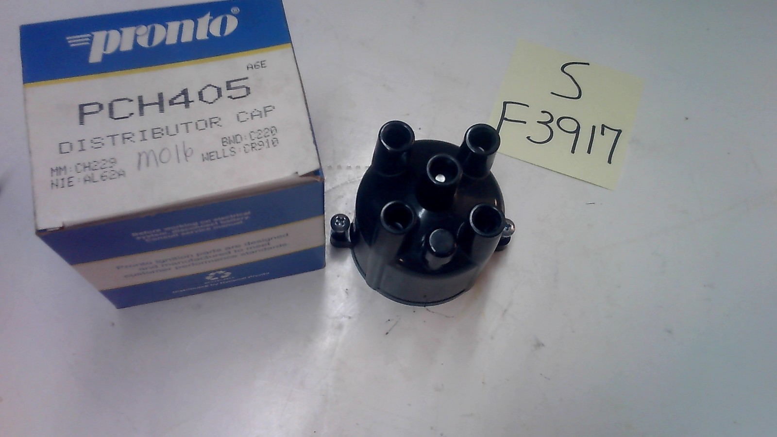 PCH405/CH405/CH229/AL62A/C220/CR910(NAPA NO. MO16) DISTRIBUTOR CAP