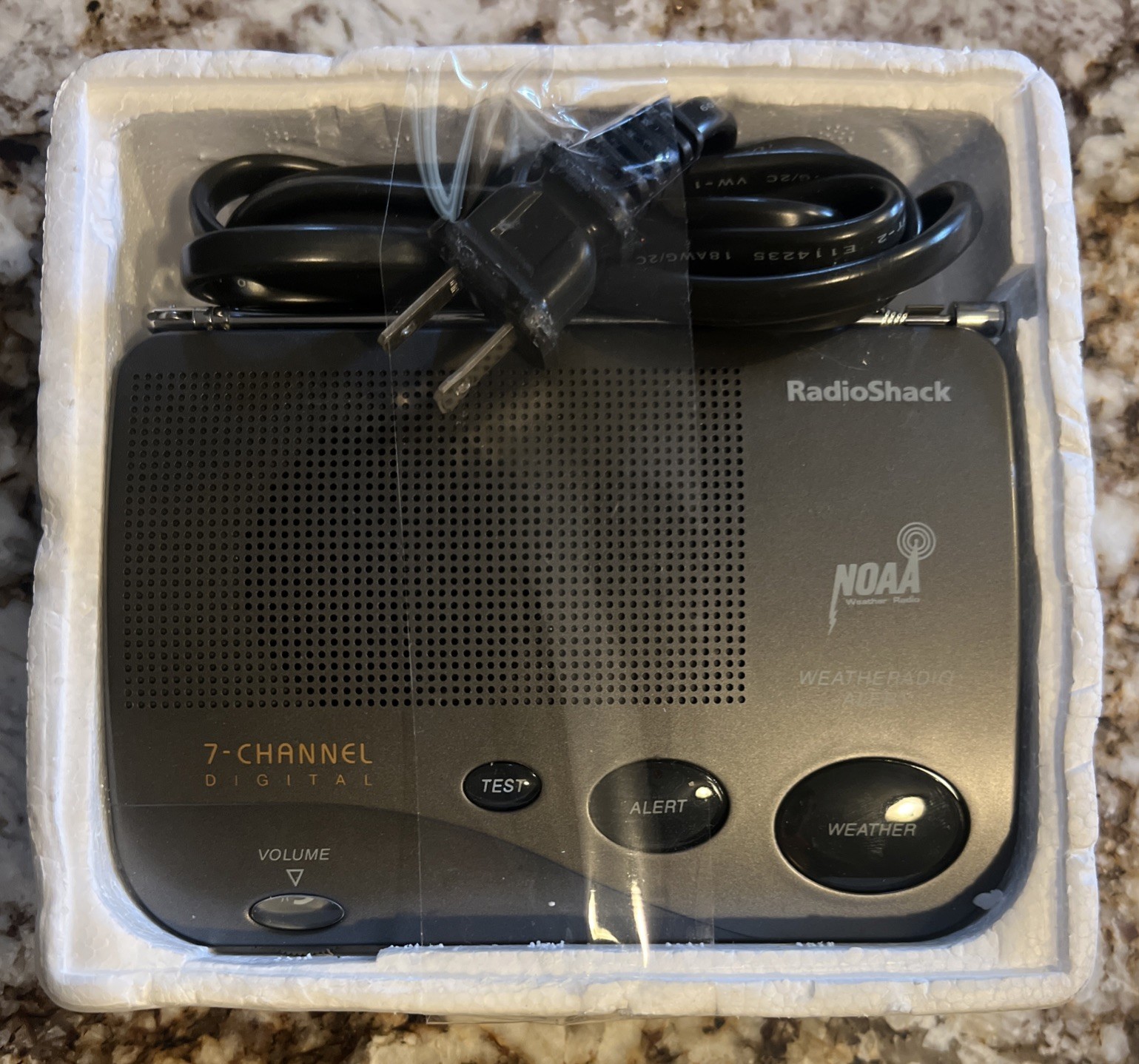 NEW - Radio Shack Weather Radio Alert 12-247B 7 Channel NOAA Digital - No Box