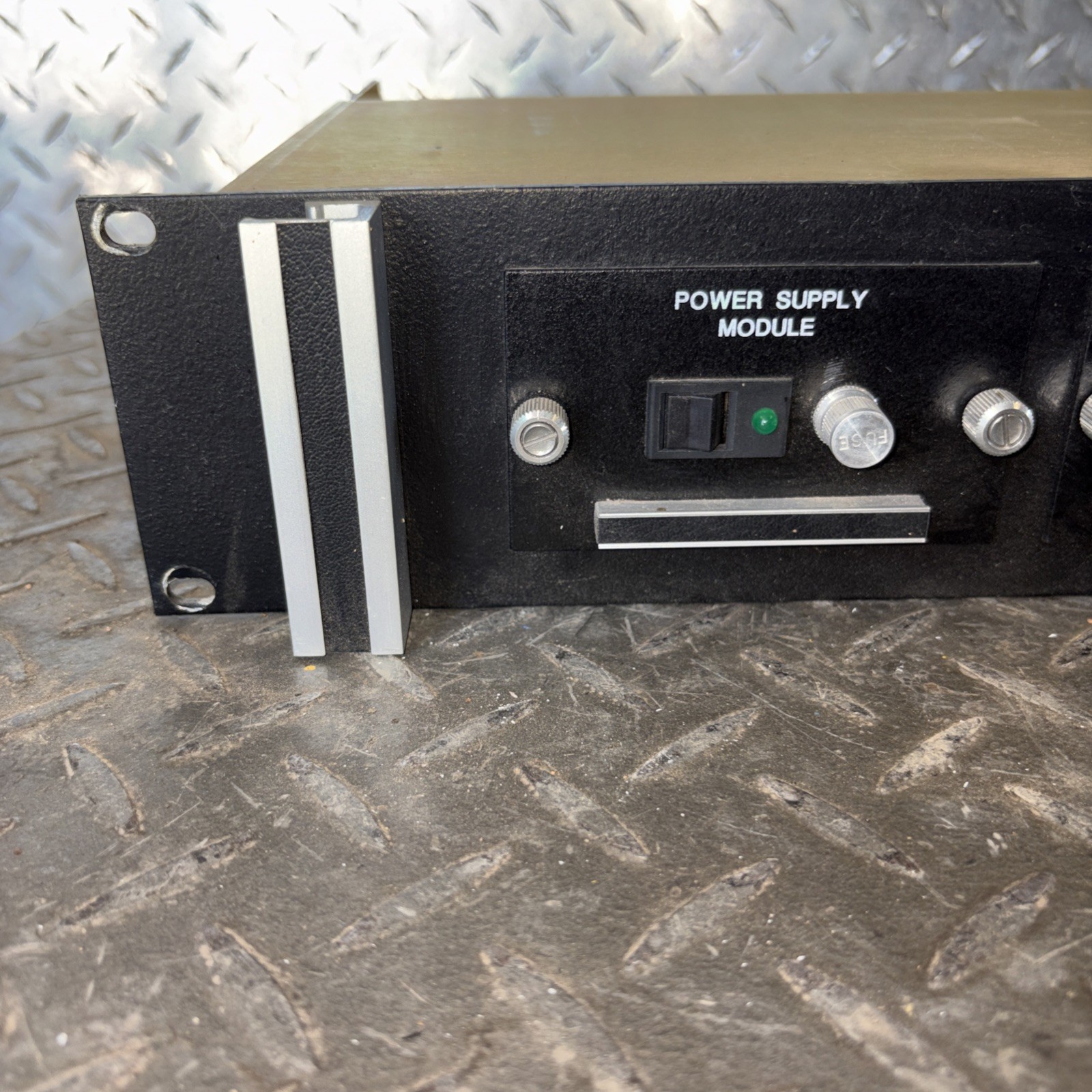Decibel DB8204-100W Receiver Multicoupler