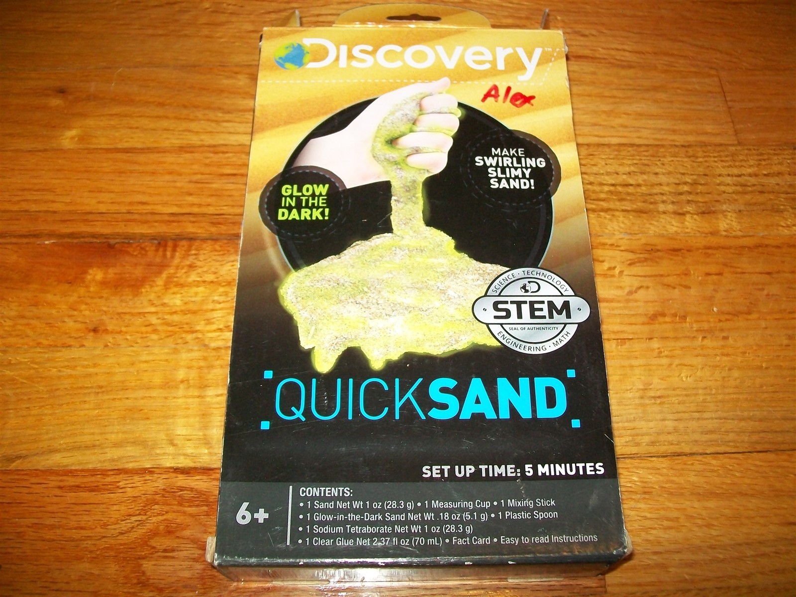Discovery Kids Quicksand Kit, Glow in the Dark Slimy Sand kit
