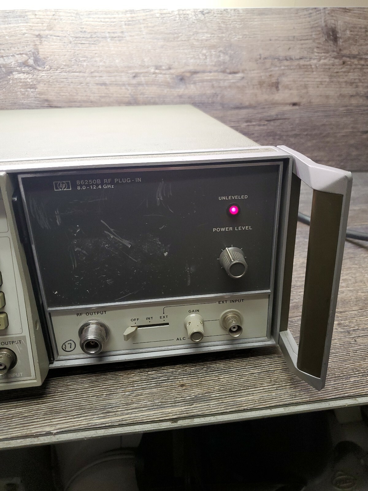 HP 8350B Sweep Oscillator w/ 86250b RF Plug In~ POWER TESTED ONLY