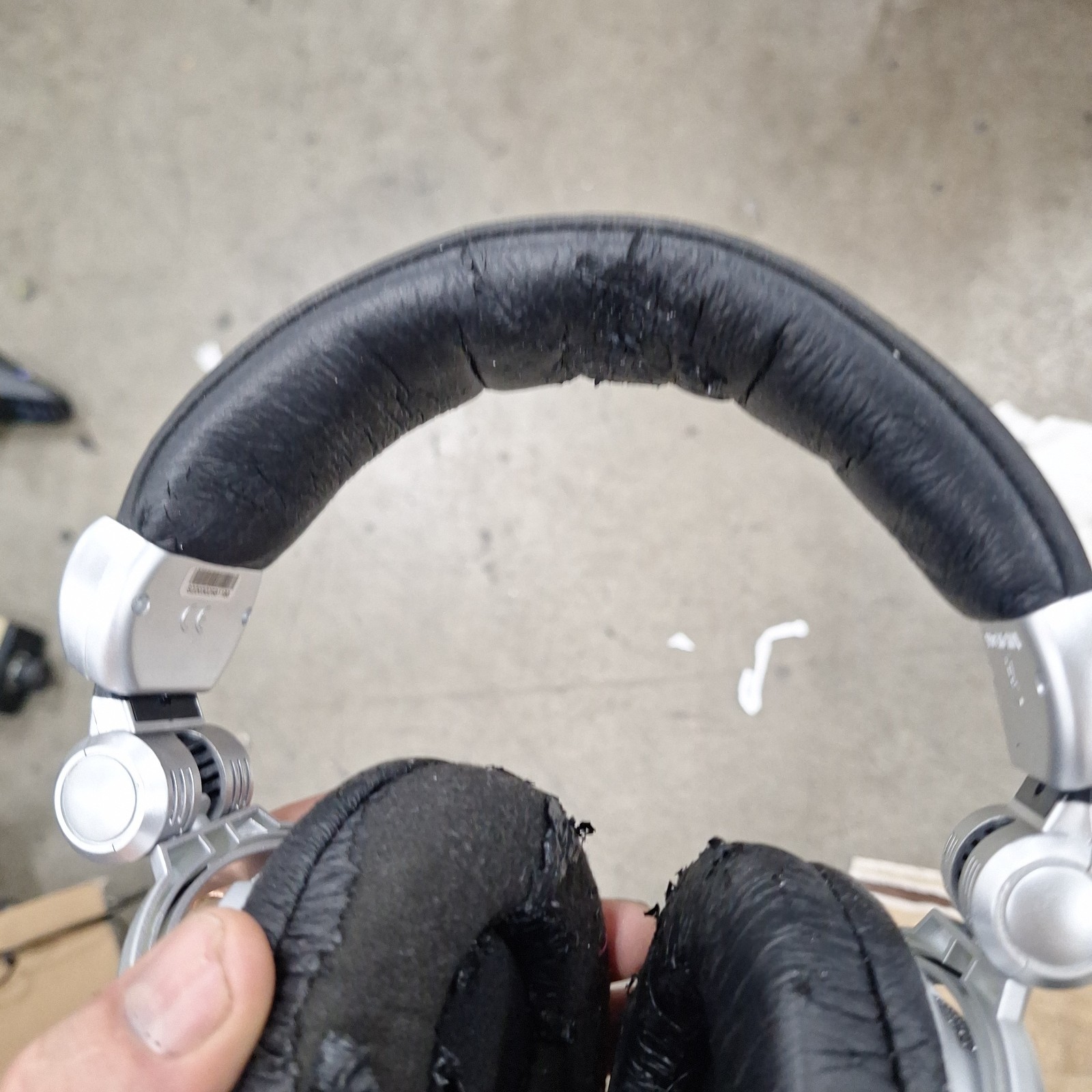 Behringer HPX2000 Folding Stereo Headphones - Silver
