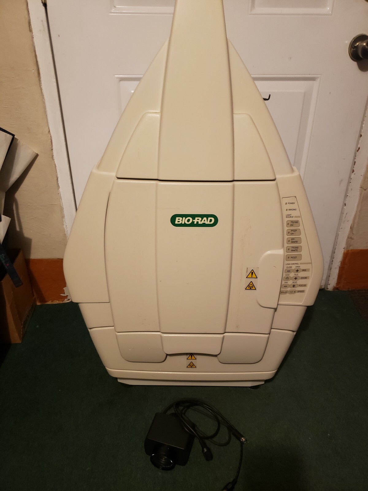 Bio-Rad Universal Hood  II Imaging System With zoom lens