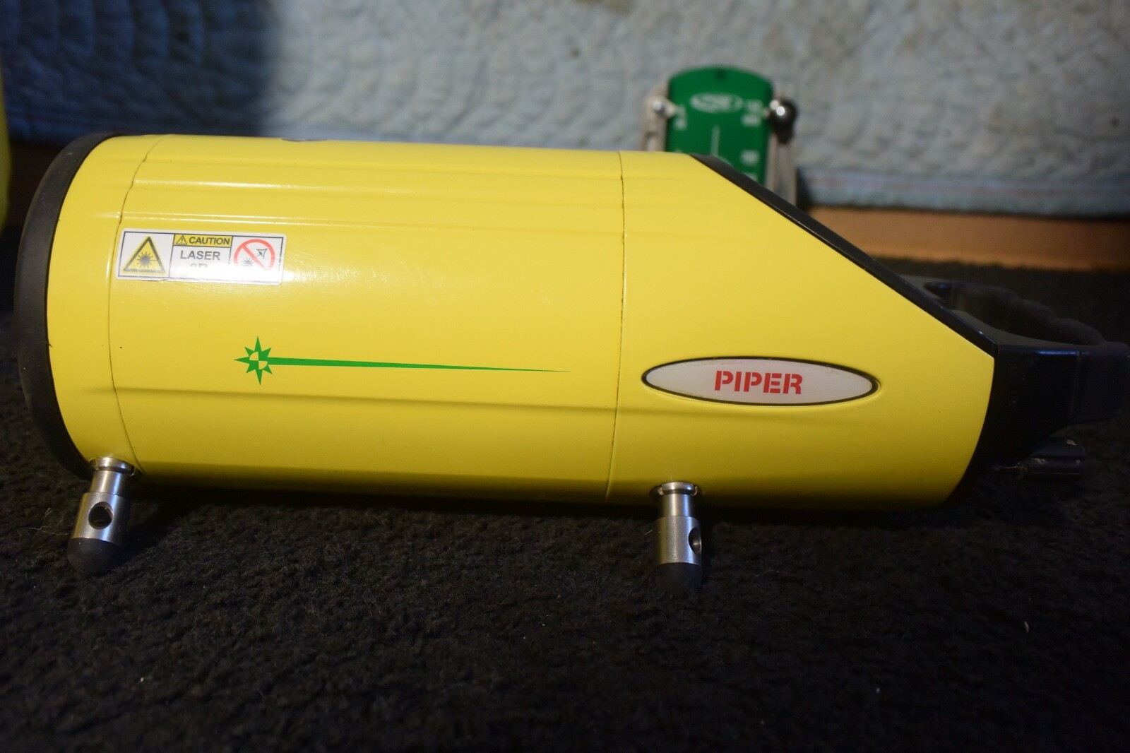 Leica Model Piper 200G Green Beam Straight Pipe Laser with 4 Sets of Legs CLEAN!