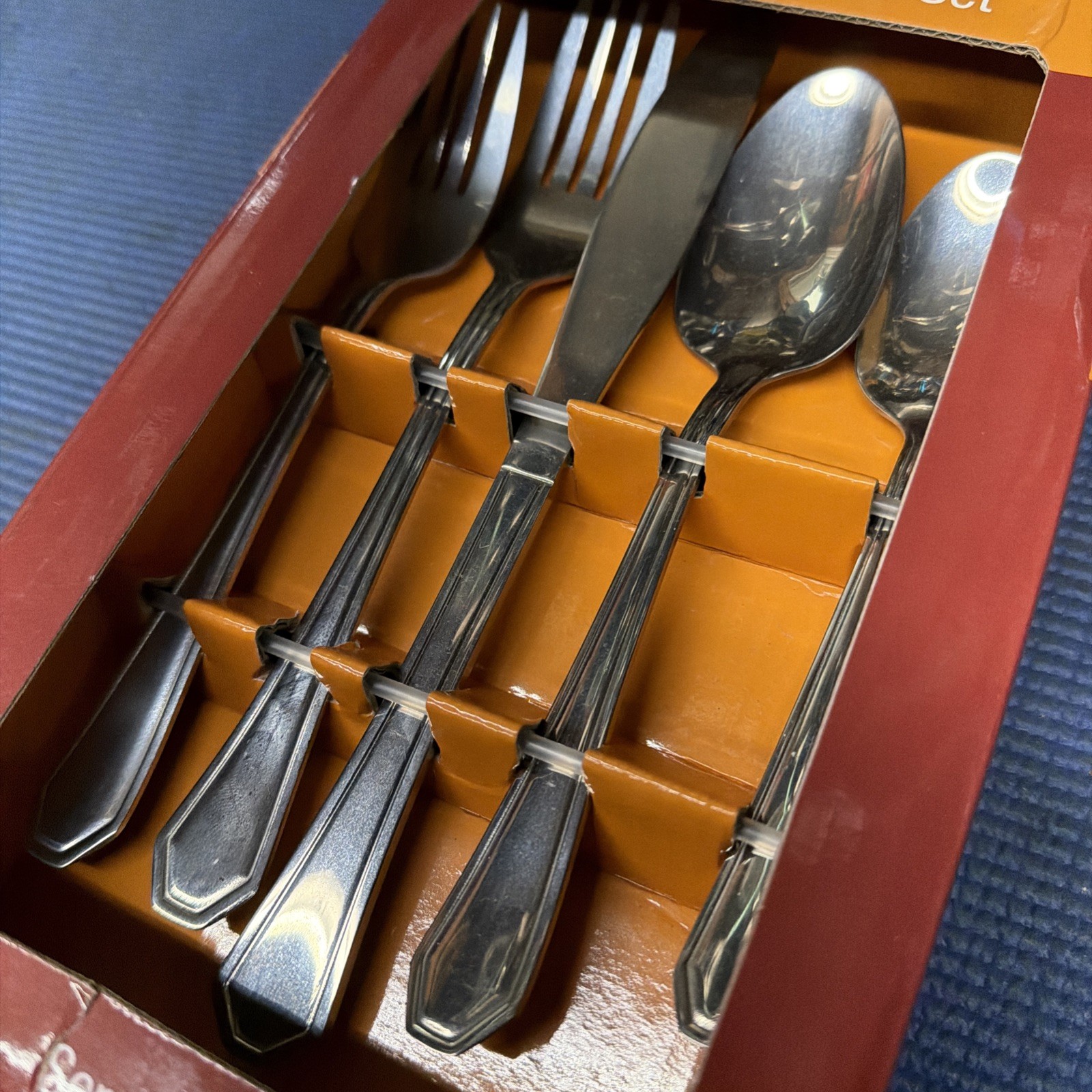 JC1- GREAT GATHERINGS Flatware SET Sharon SERVICE FOR 4- Metal