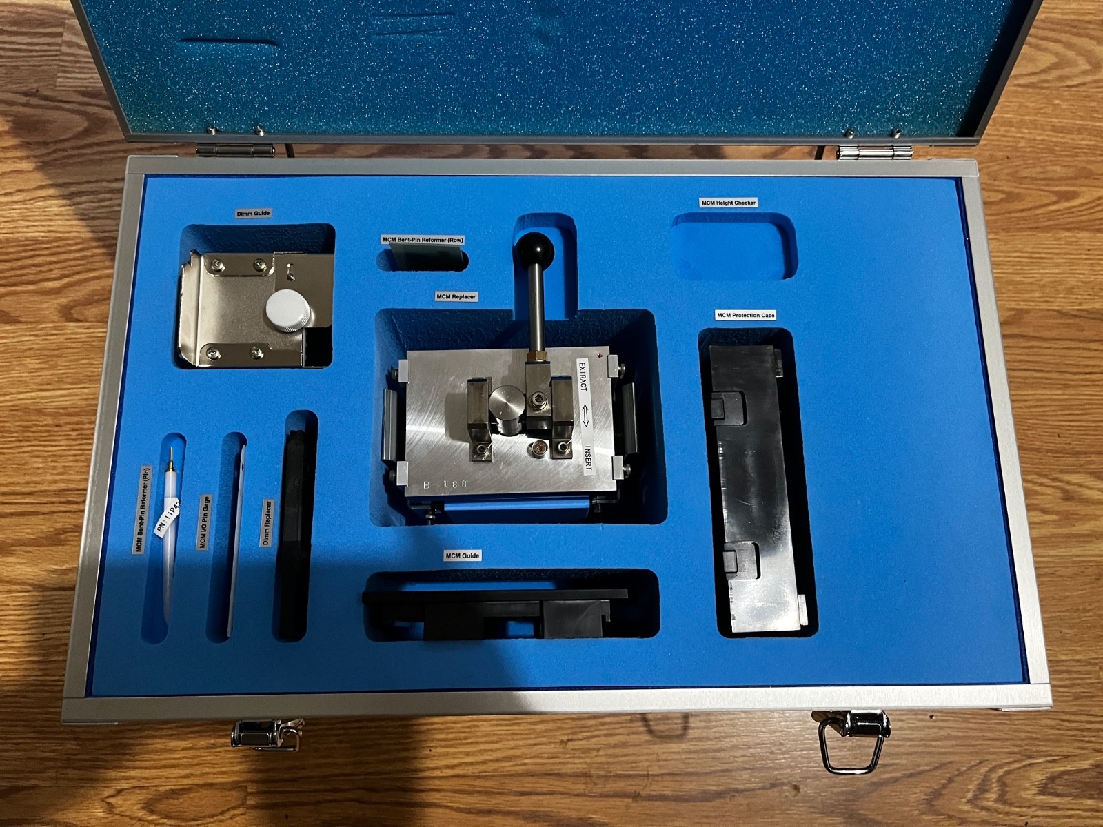 IBM zSeries 800 (z800) MCM/DIMM Field Service Toolkit 11P4164 - missing 1 part