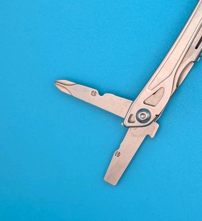 LEATHERMAN WINGMAN MULTI-TOOL! FAST SHIPPING!