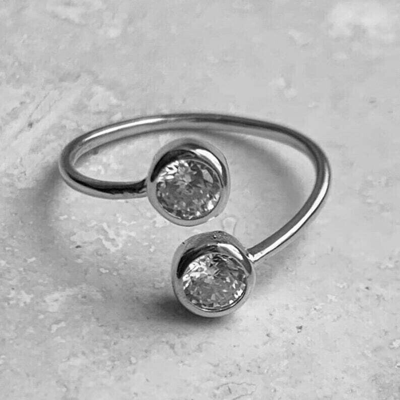925 Sterling Silver 0.04Ct Round Cut Cubic Zirconia Women's Adjustable Toe Ring