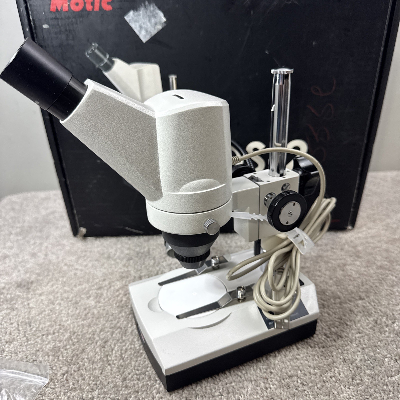 Motic DS-2 Upright Digital Microscope - USB Cable - Original Box Kids Beginners