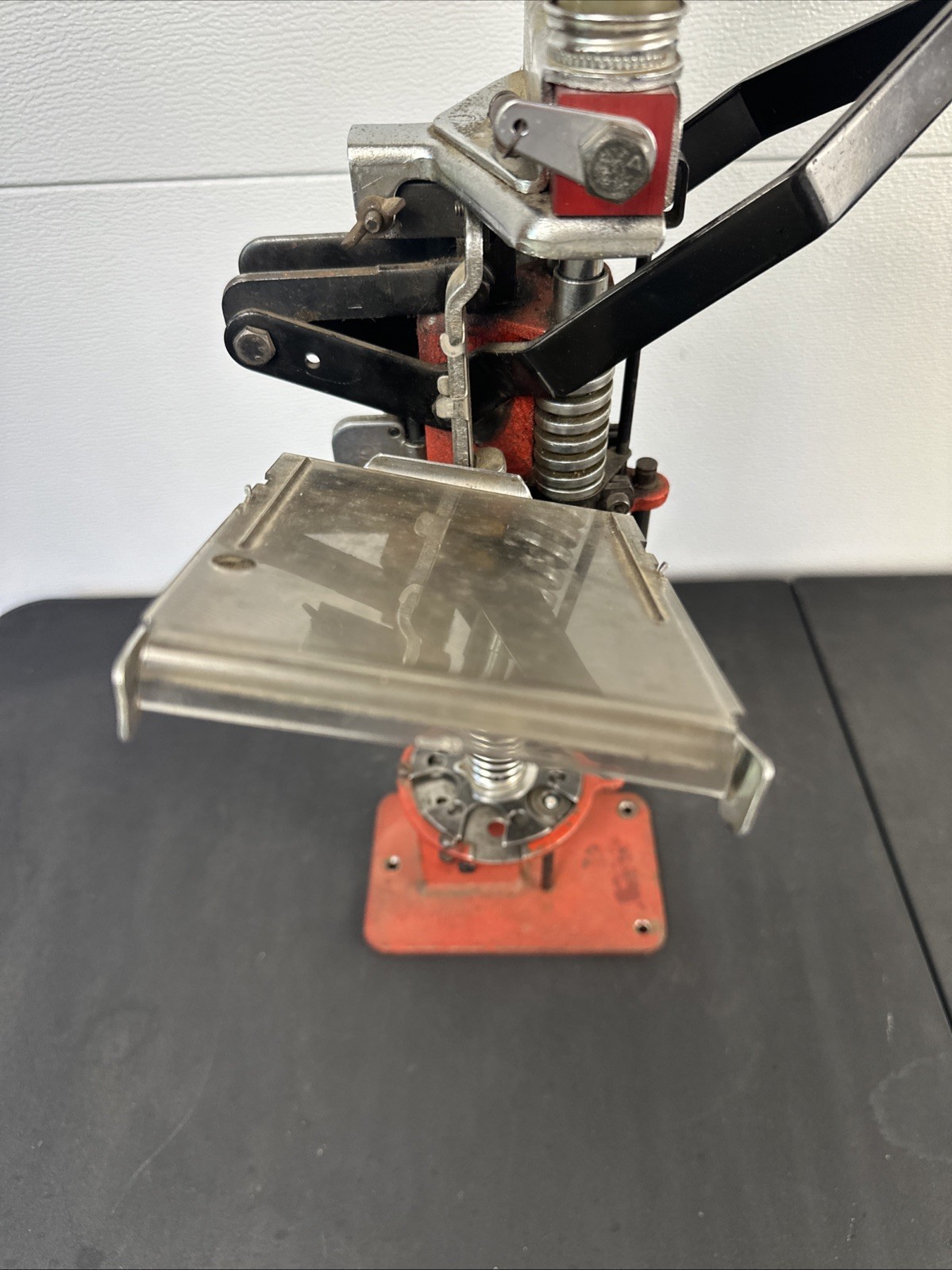 Mec 650 12 Gauge Progressive Shotshell Reloading Press with E-Z Prime Primer