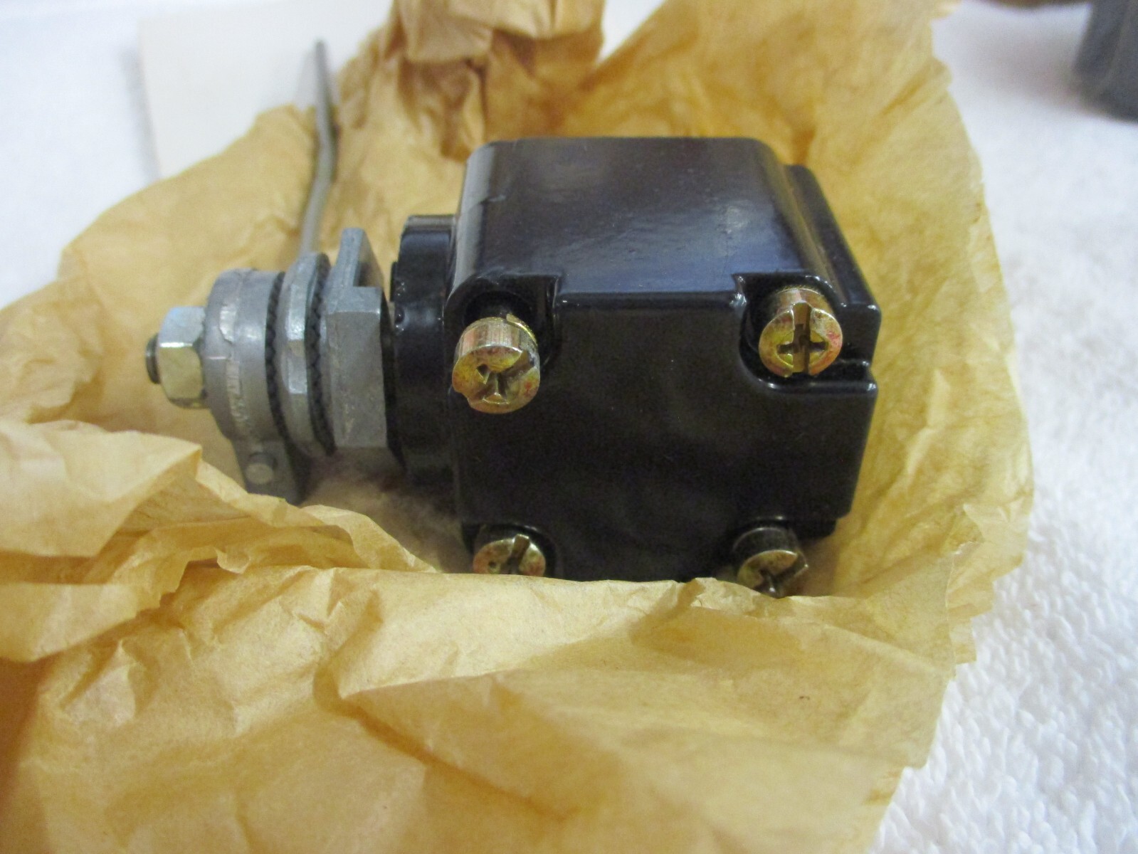 NIB Honeywell MICRO SWITCH Limit Switch 9PA25 #1