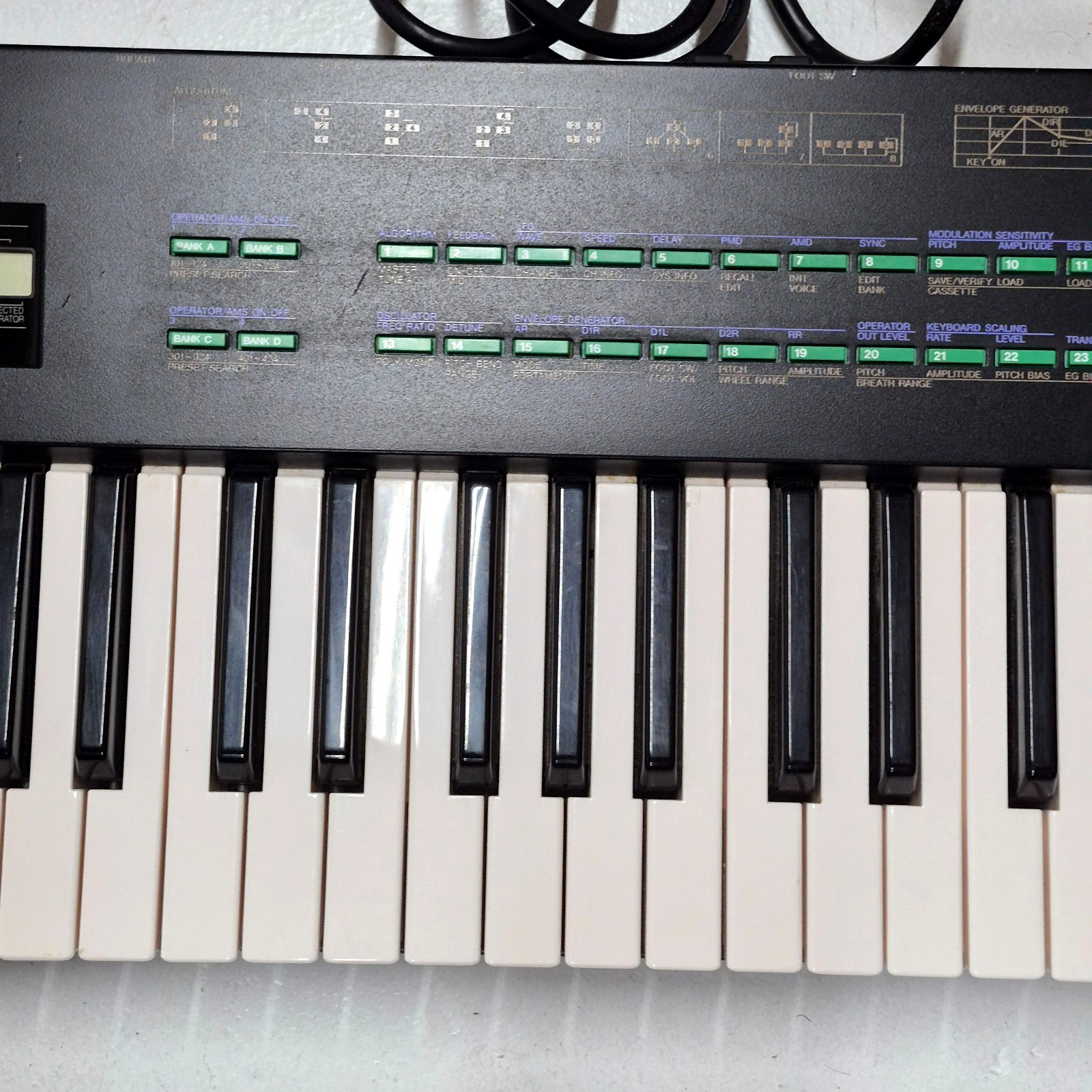 Yamaha DX27S FM Digital Programable Algorithm 61 Key Synthesizer Vtg 80's Japan