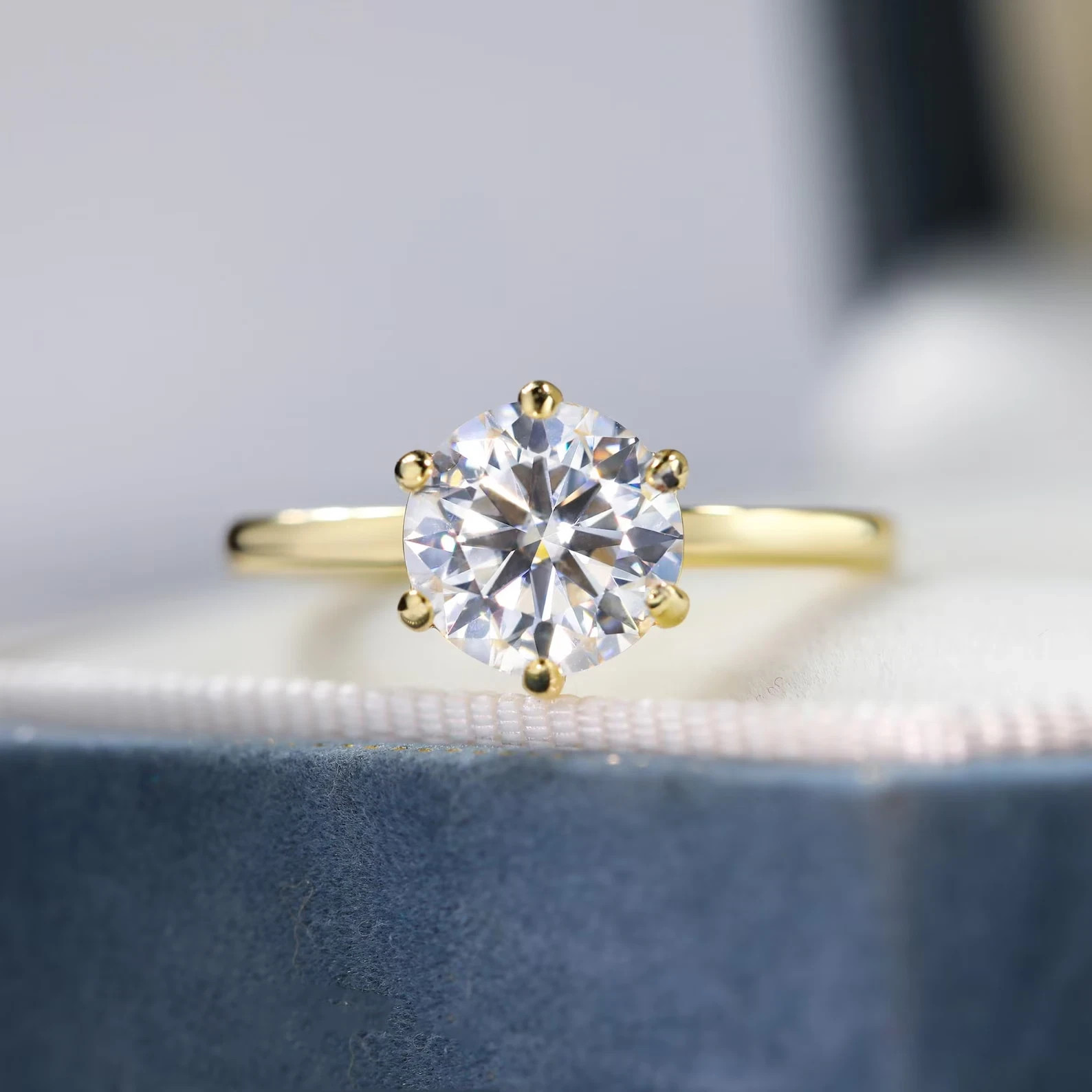 Lab-Created 2.30 Ct Round Cut VVS1 Diamond Engagement Ring 14K Yellow Gold FN