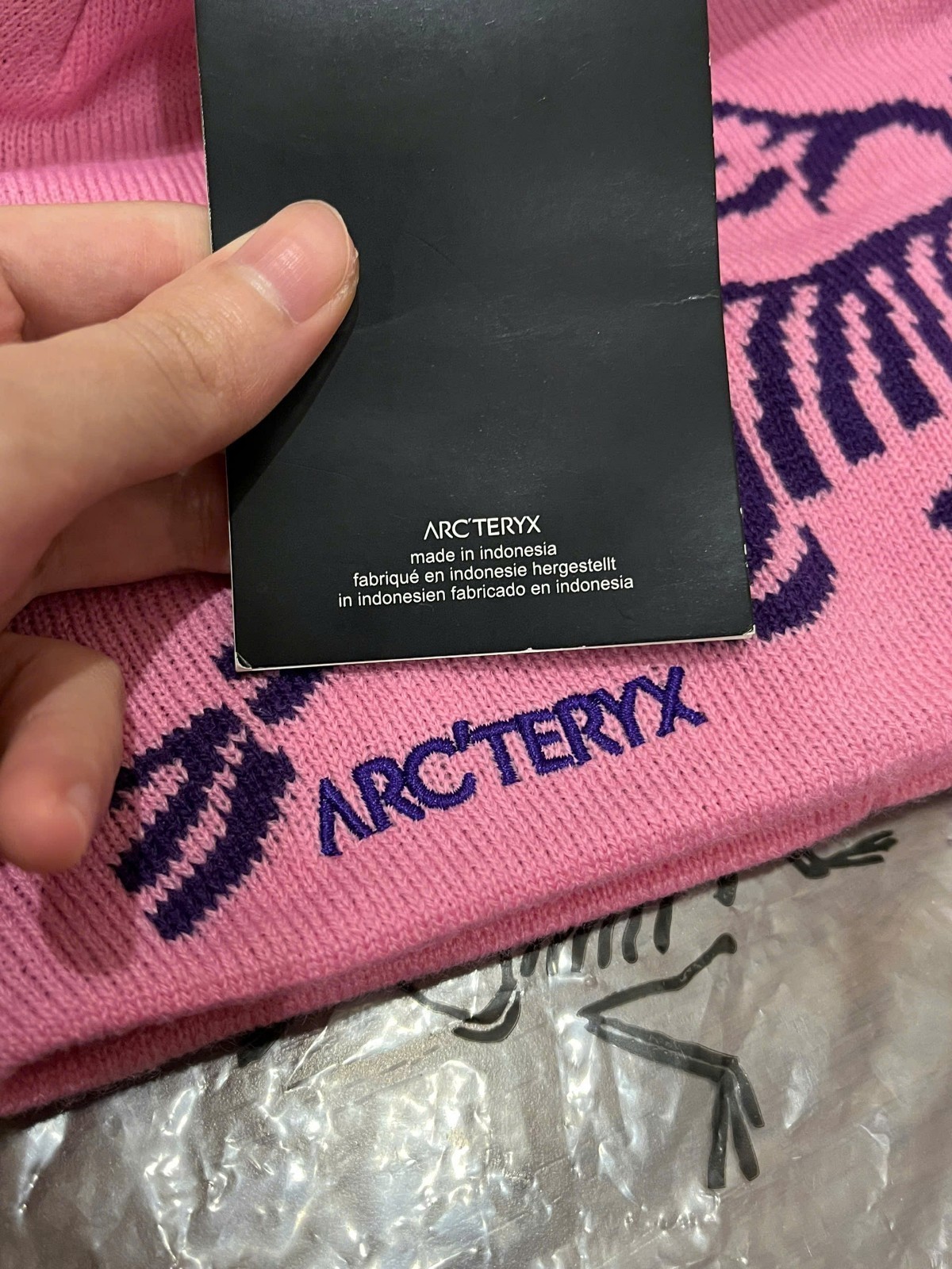 Arc’teryx Bird Word Toque Beanie Pink – Unisex Winter Hat NWT 2026