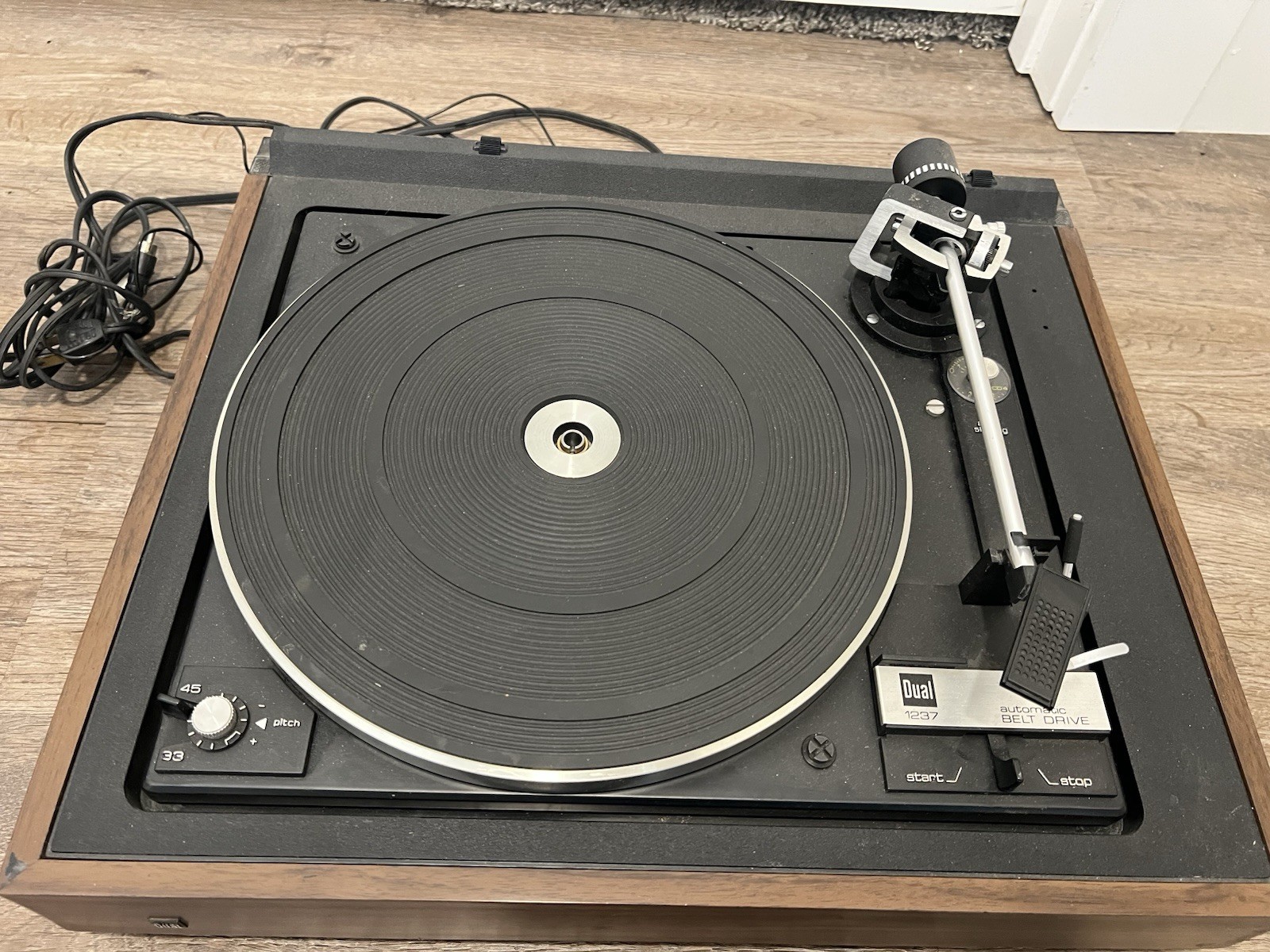Vintage 1970's Dual 1237 2 Spd Automatic Turntable Spins