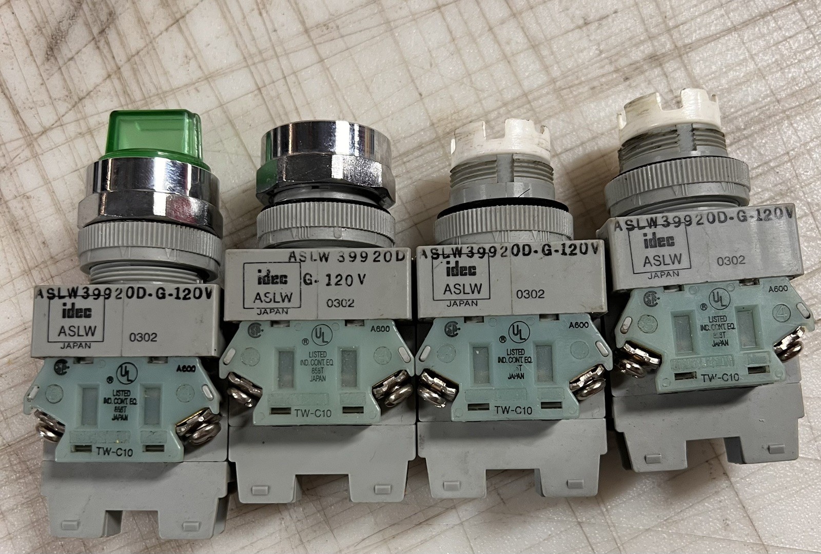 IDEC Selector Switch ASLW39920D-G QTY X4