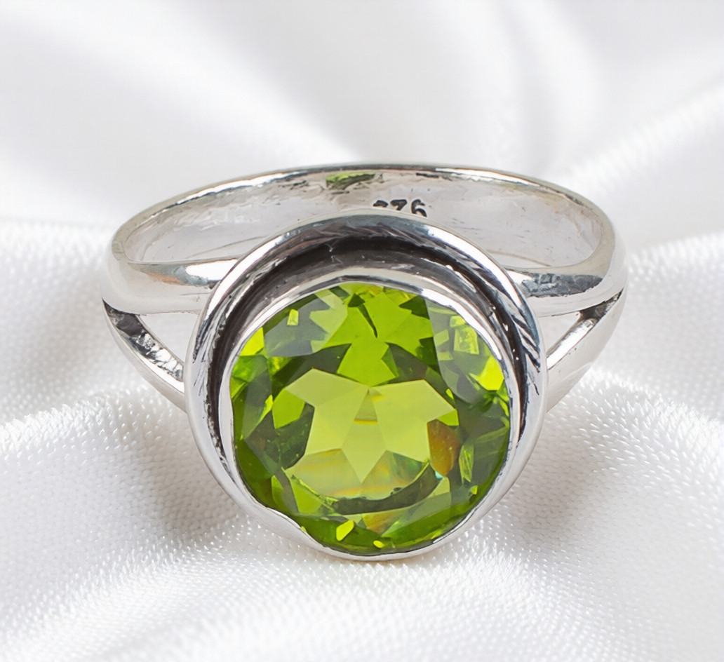 Elegant Peridot Gemstone 925 Sterling Silver Handmade Jewelry Ring All Size