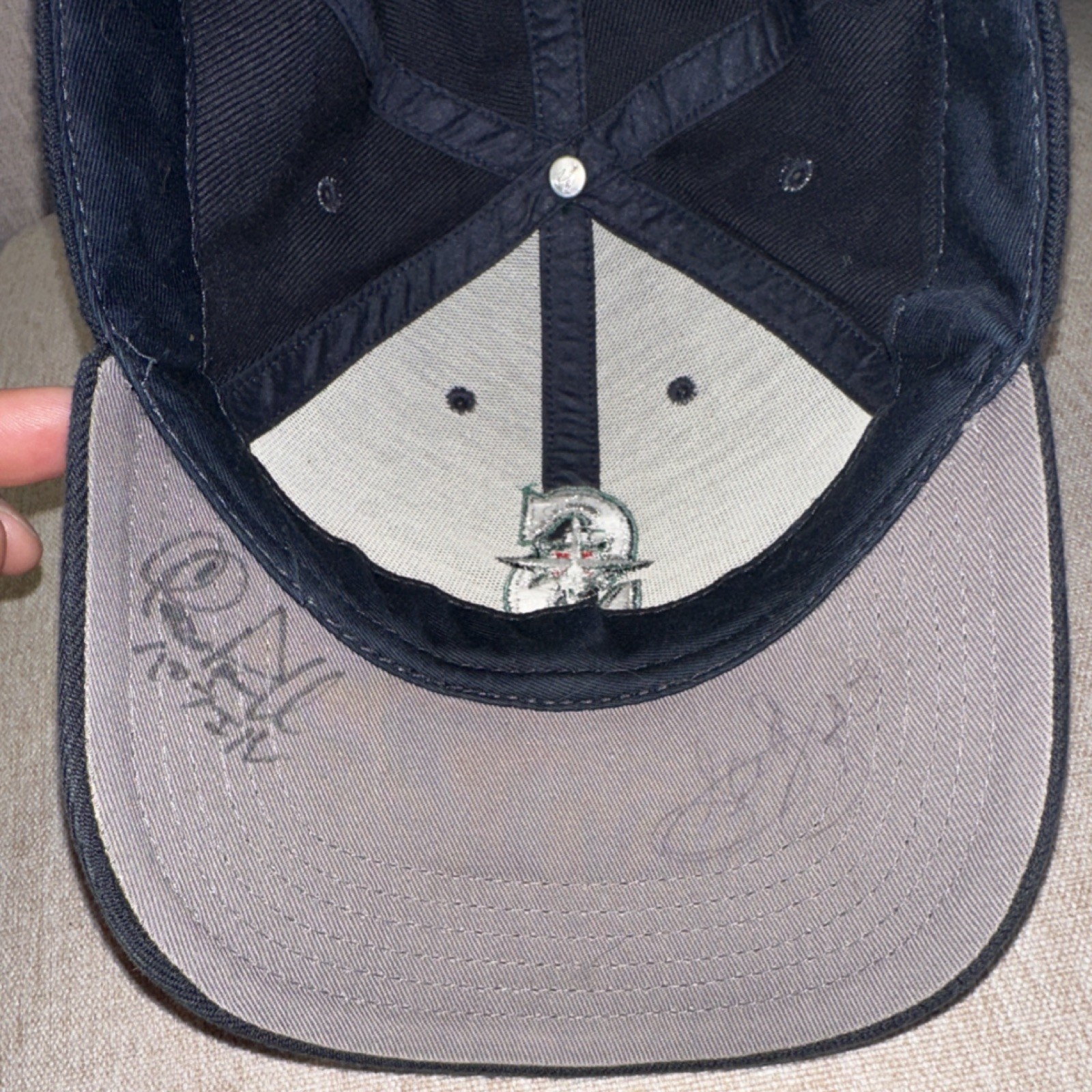 Seattle Mariners Black Adjustable Hat Signed Autographed MLB Cap Baseball Gear