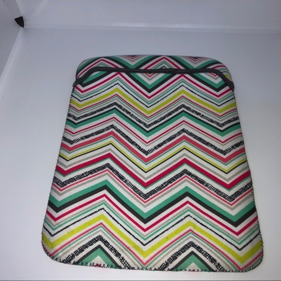 Thirty-one Tablet IPad Padded Neoprene Sleeve Chevrons