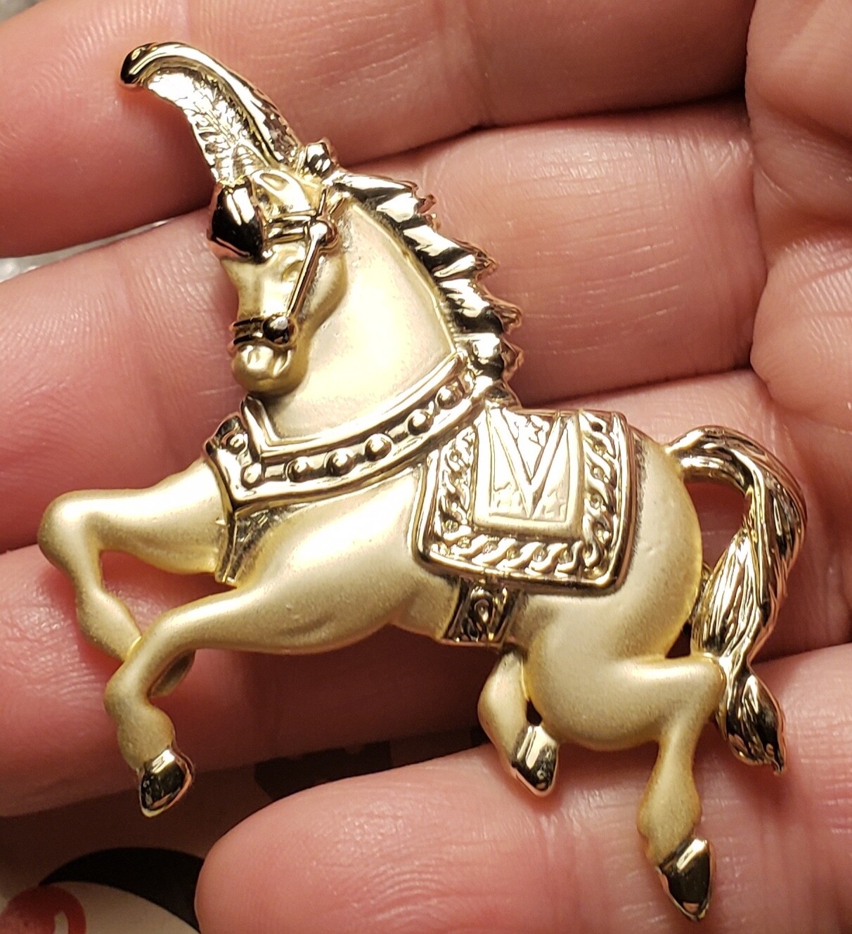 CIRCUS HORSE Gold-Tone 3" Wide BROOCH Lapel Pin